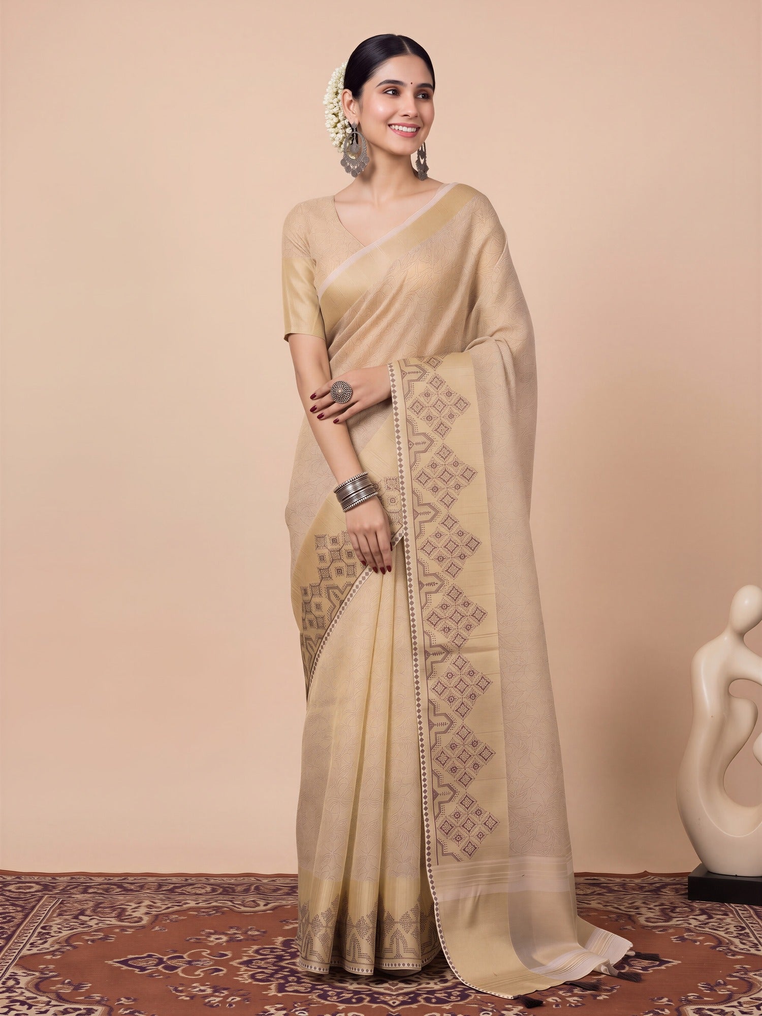 Cream Tissue saree – detail view 3