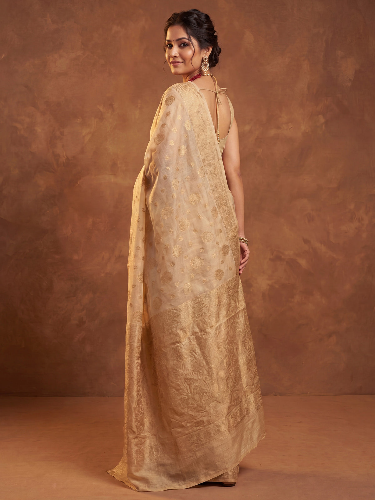 Cream Silk Blend saree – detail view 1