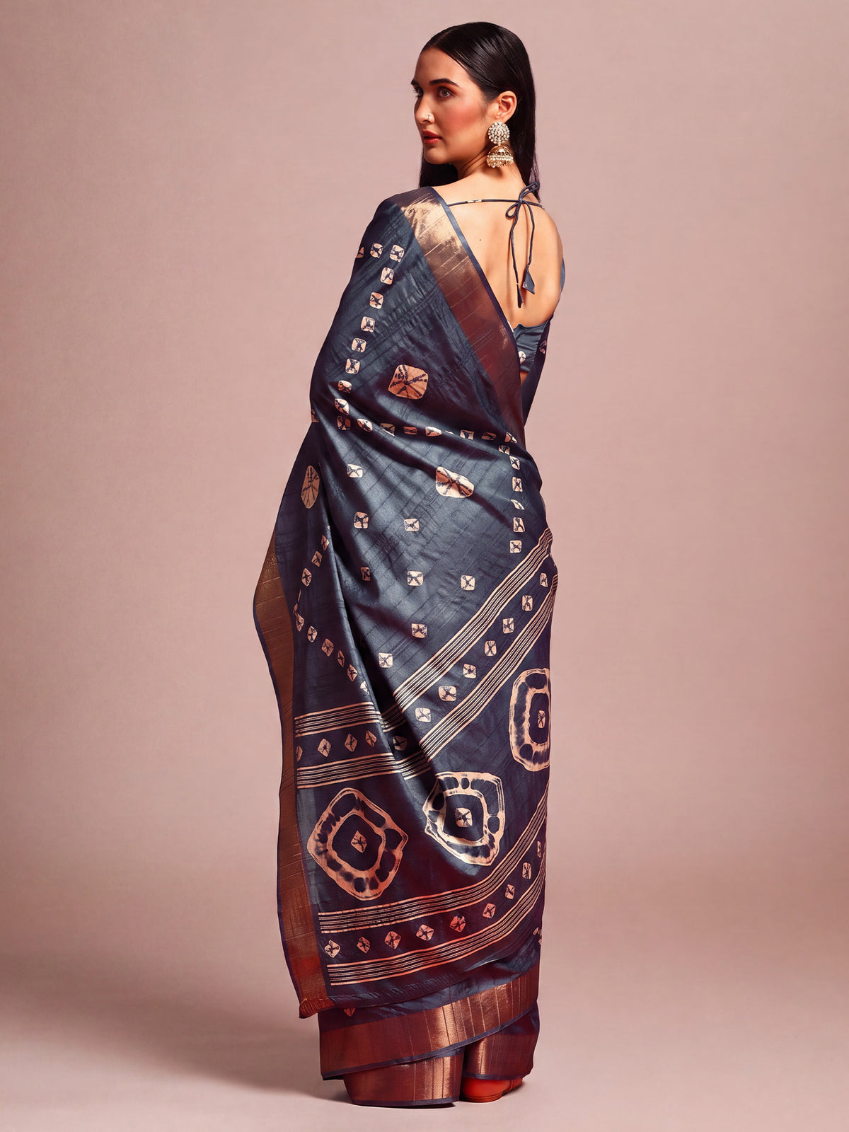 Grey Silk Blend saree – detail view 1