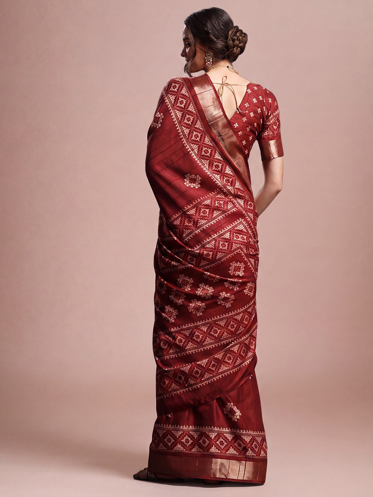 Maroon Silk Blend saree – detail view 1