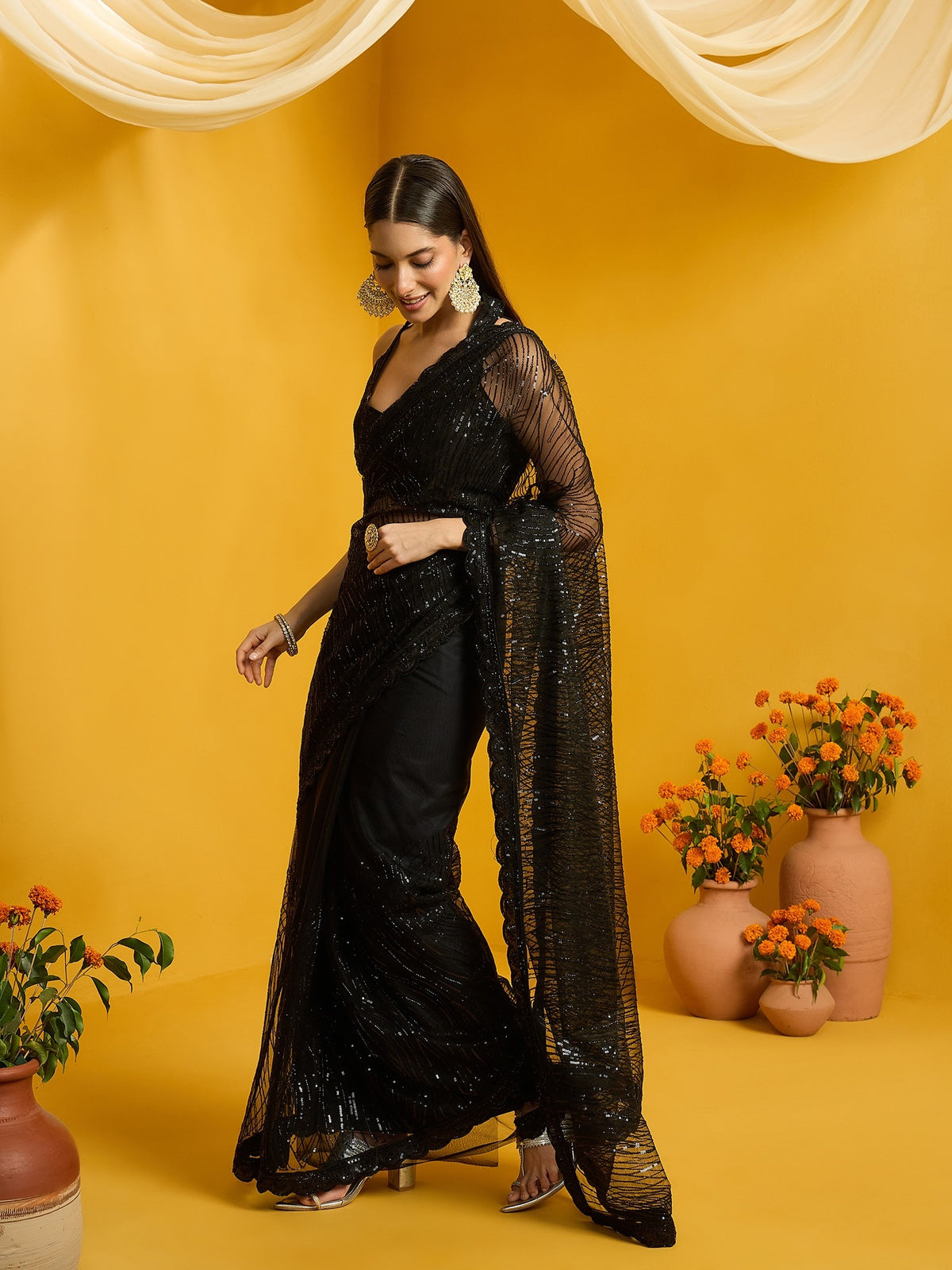 Black Net saree – detail view 1