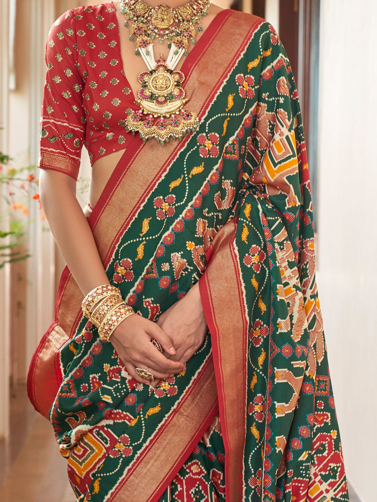 Green silk blend saree view 3