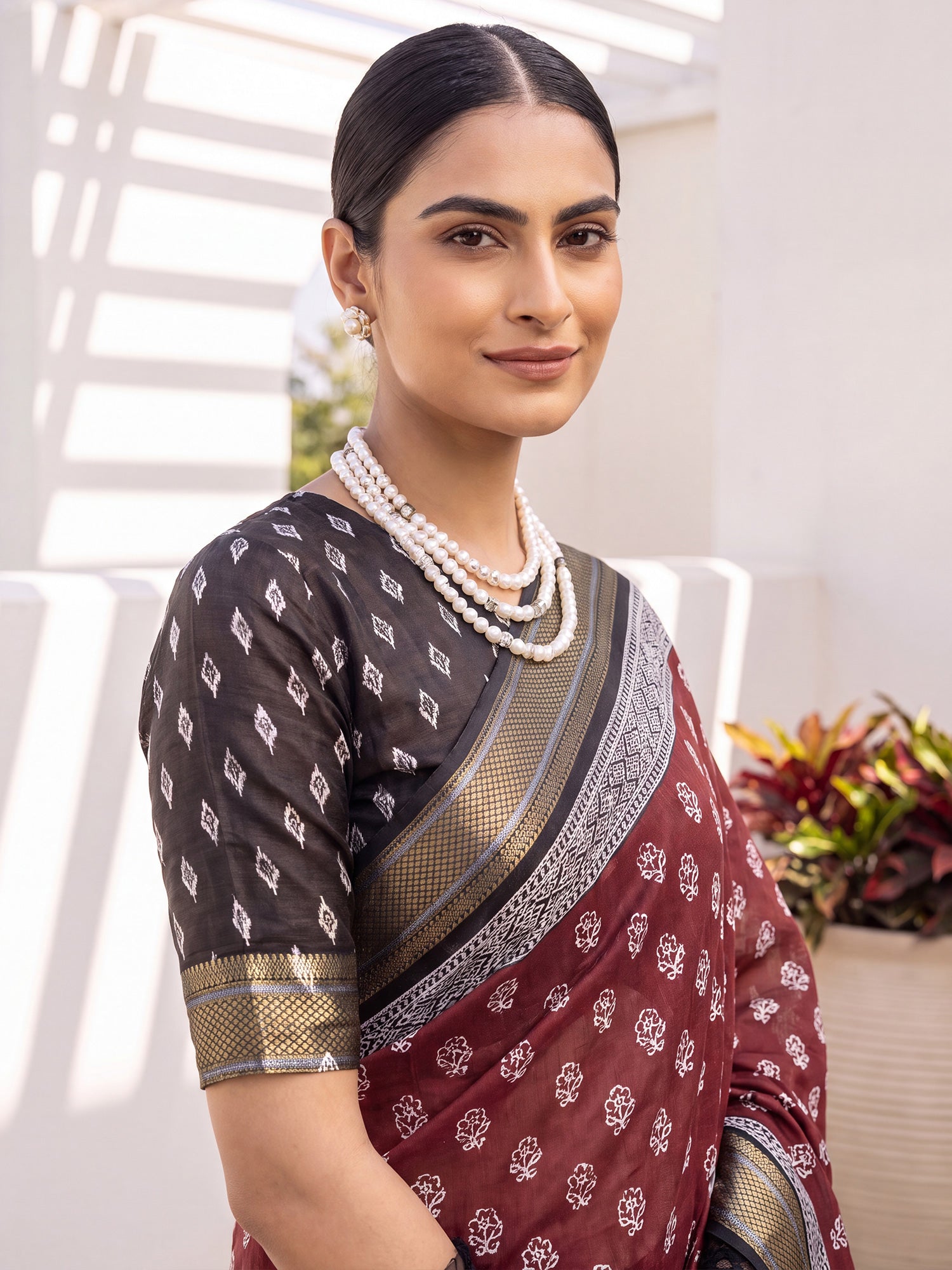 Maroon Cotton saree – detail view 3