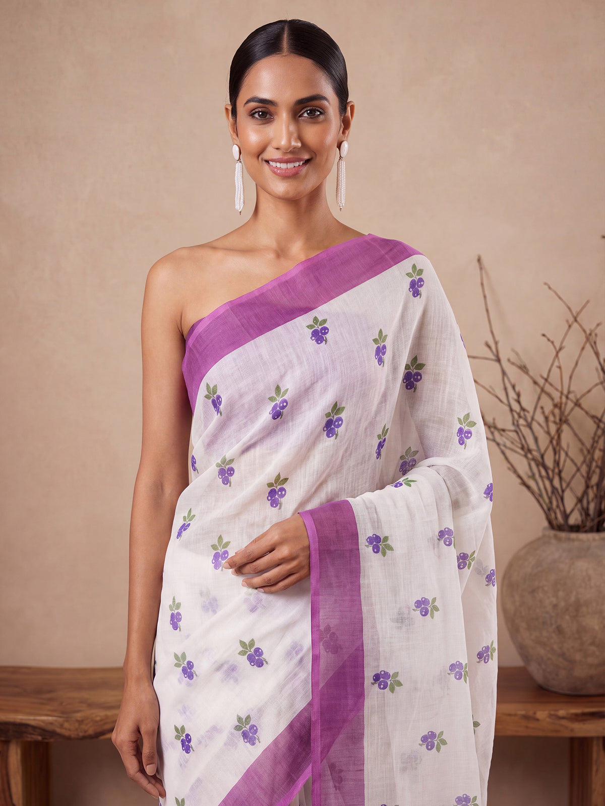 Fuchsia Cotton Linen saree – detail view 4