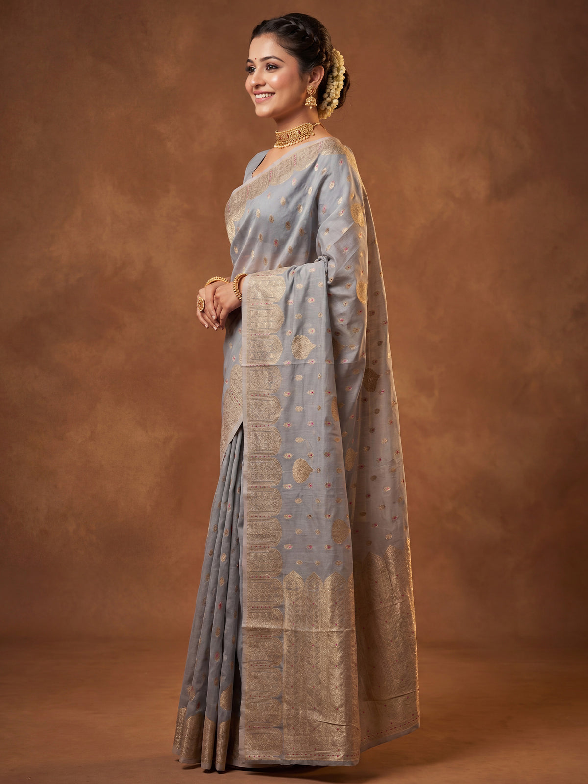 Grey Silk Blend saree – detail view 2