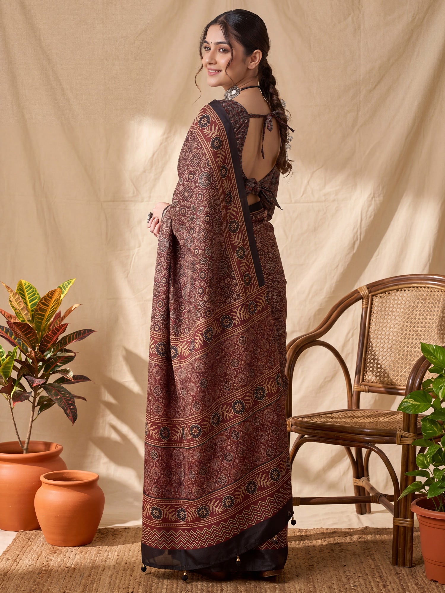 Maroon Silk Blend saree – detail view 1