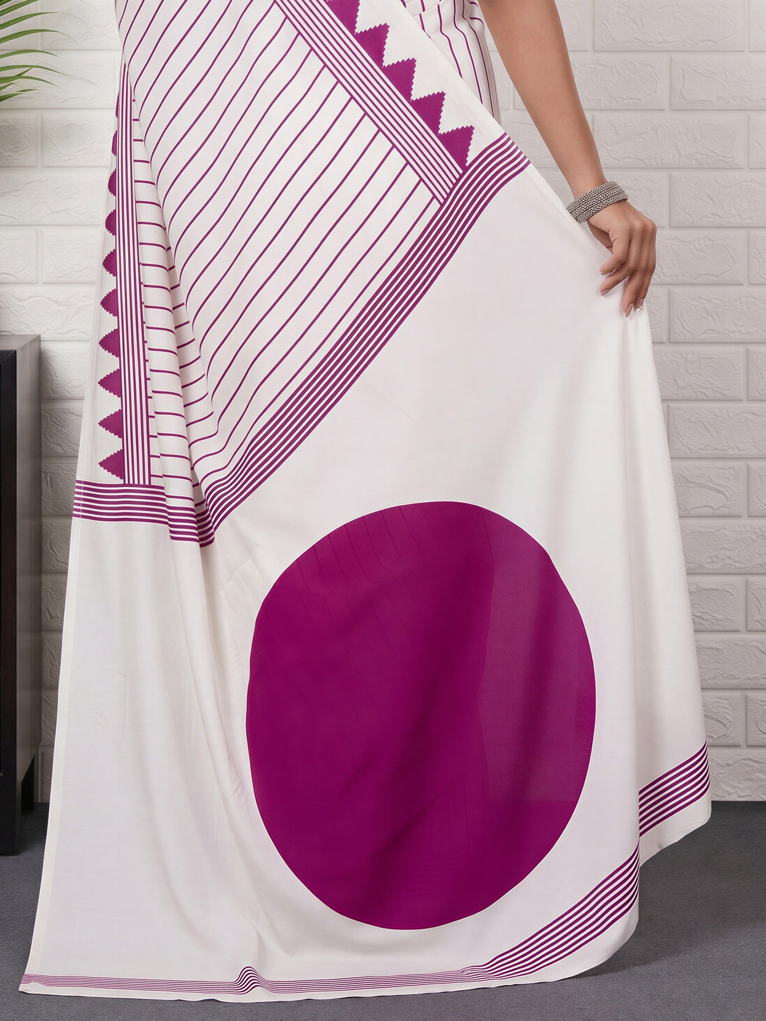 White Satin saree – detail view 5