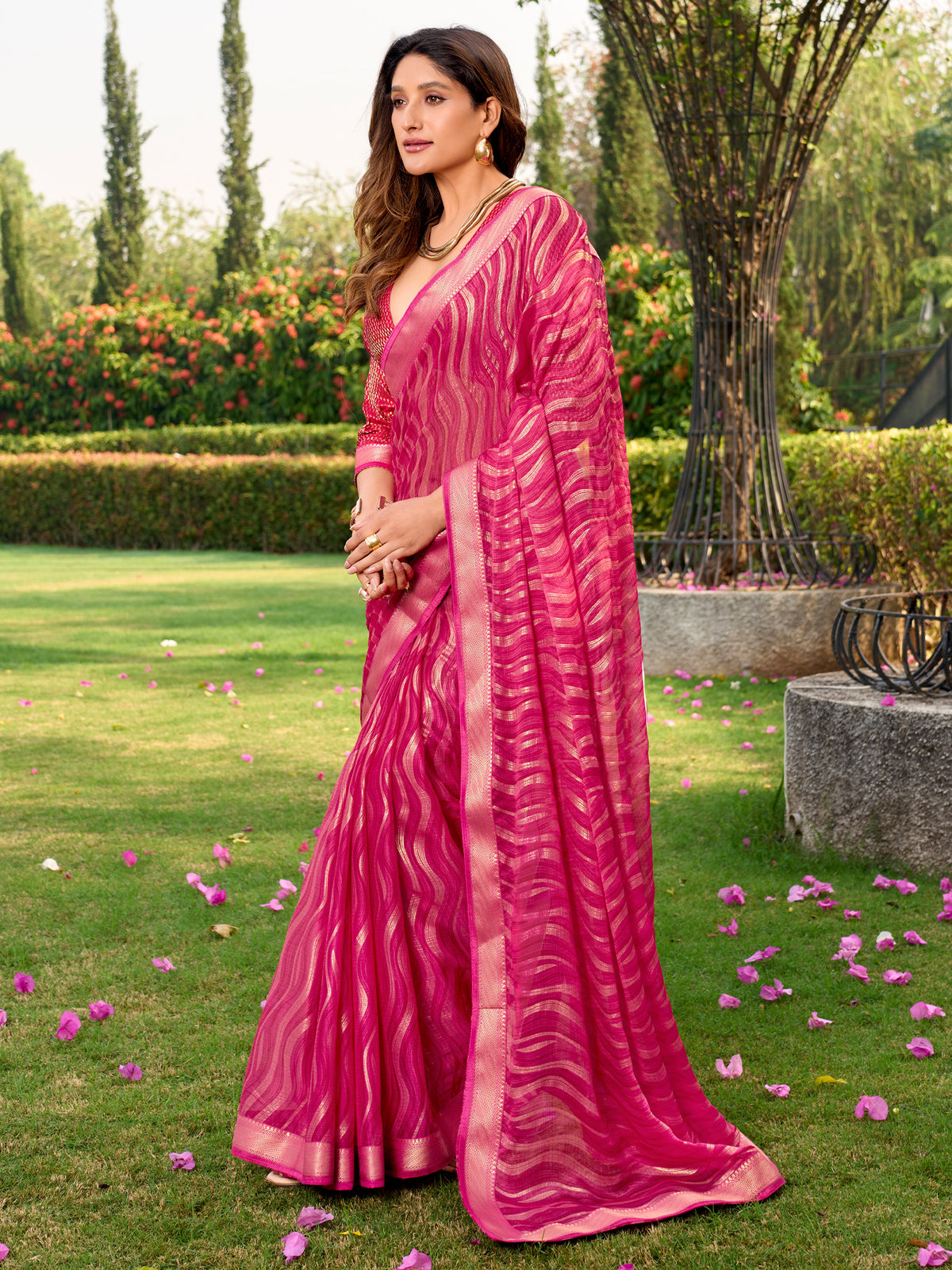 Pink Chiffon saree – detail view 2
