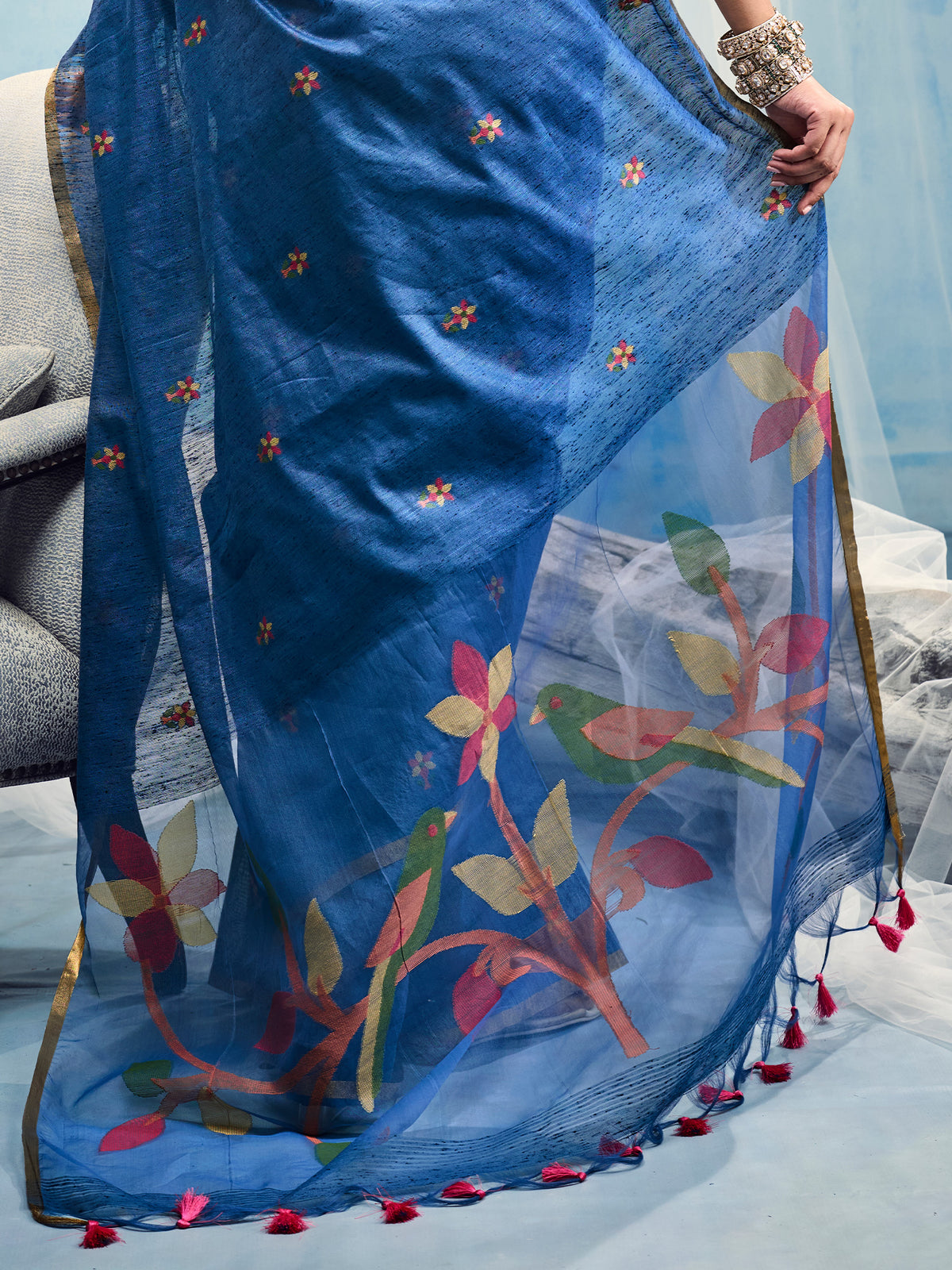Blue Muga Cotton saree – detail view 5