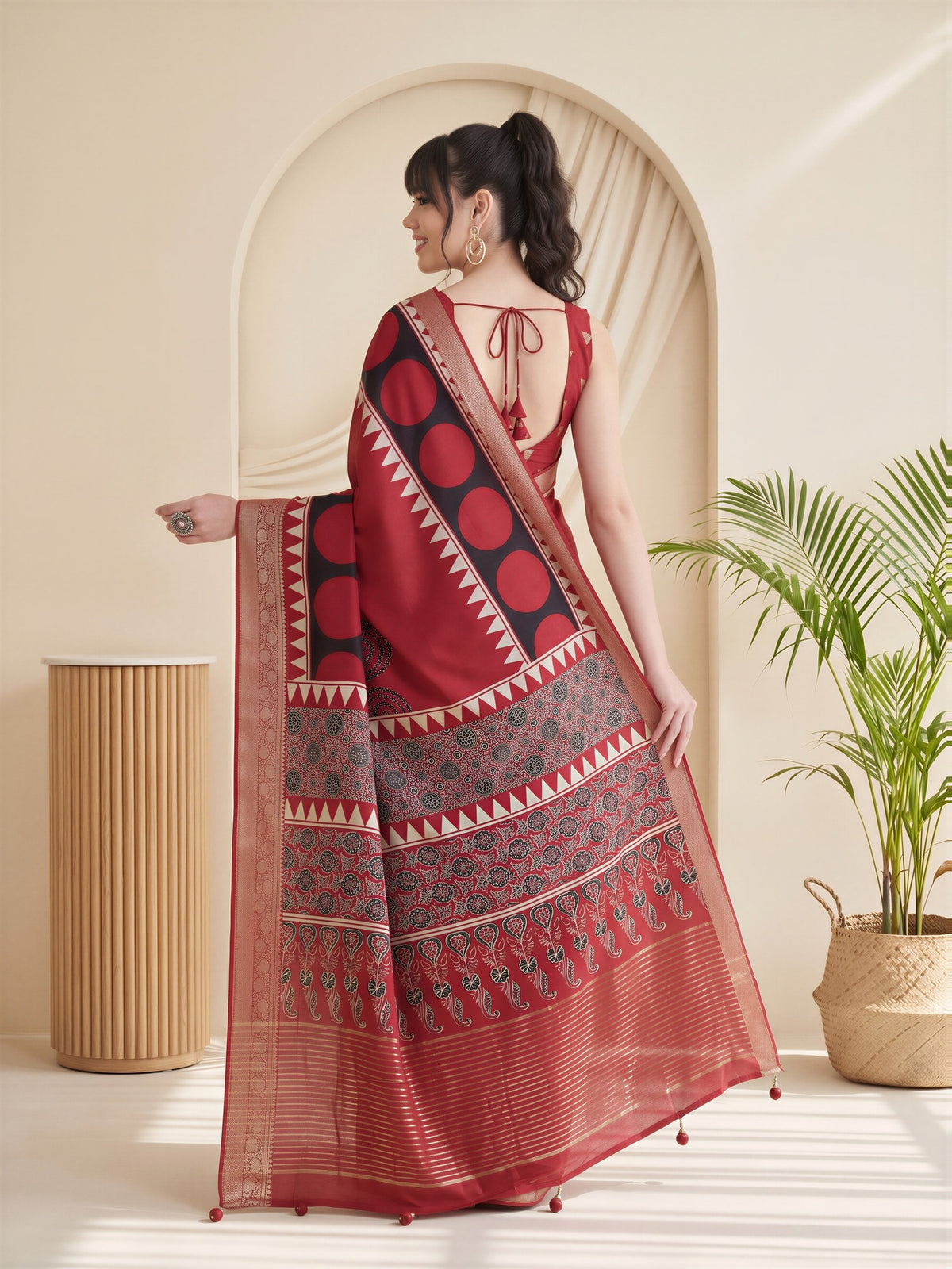 Red Viscose Silk saree – detail view 1