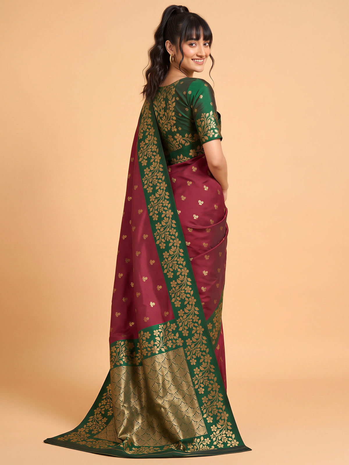 Maroon Cotton Blend saree – detail view 1