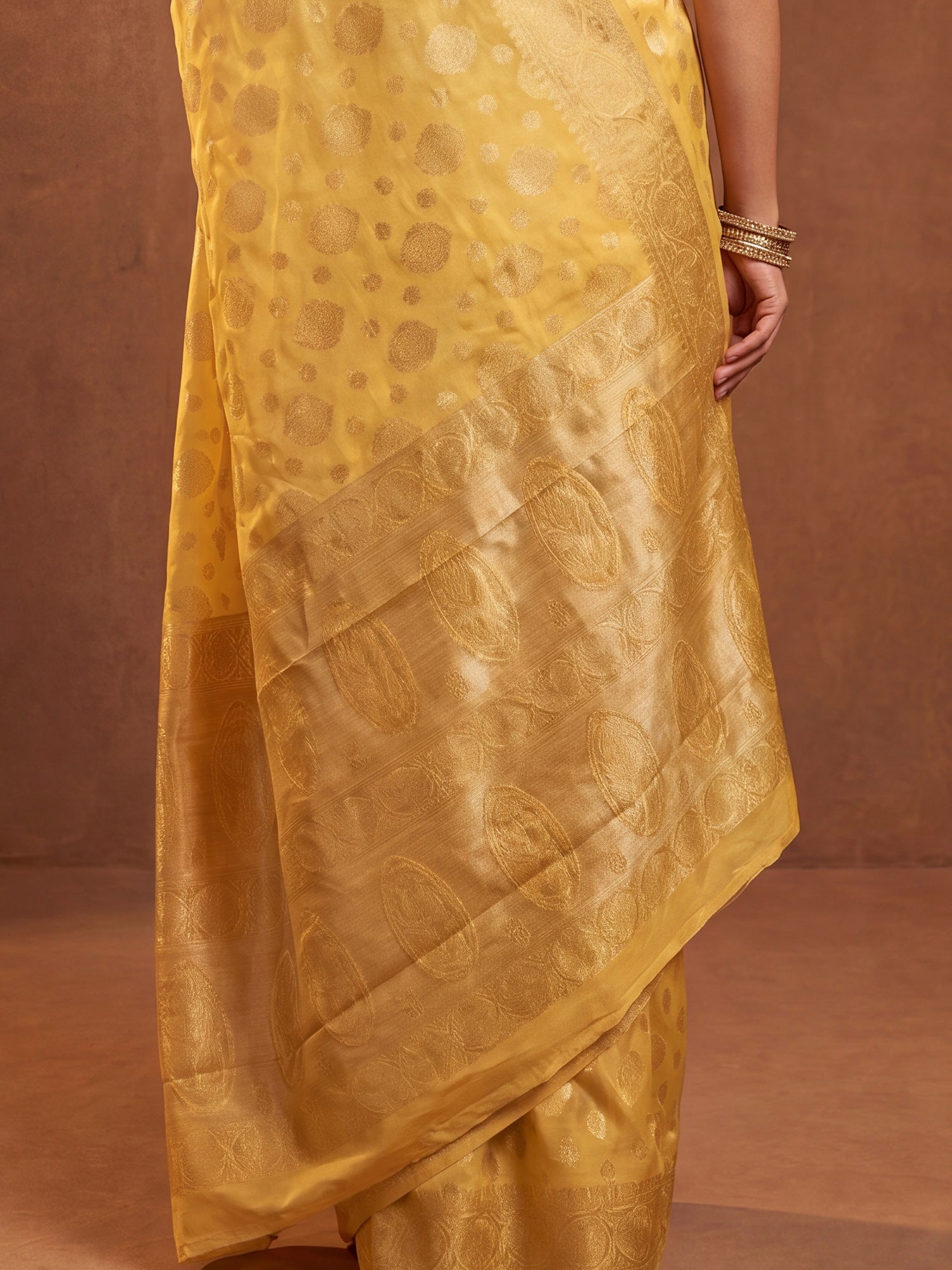 Yellow Silk Blend saree – detail view 5