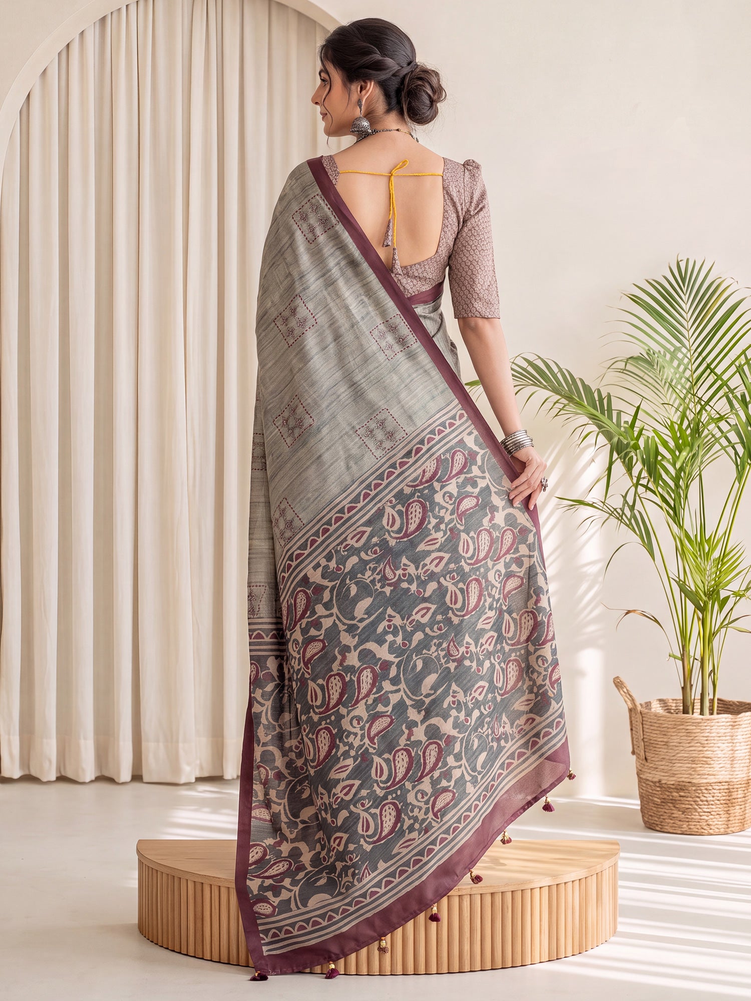 Light Green Silk Blend saree – detail view 1