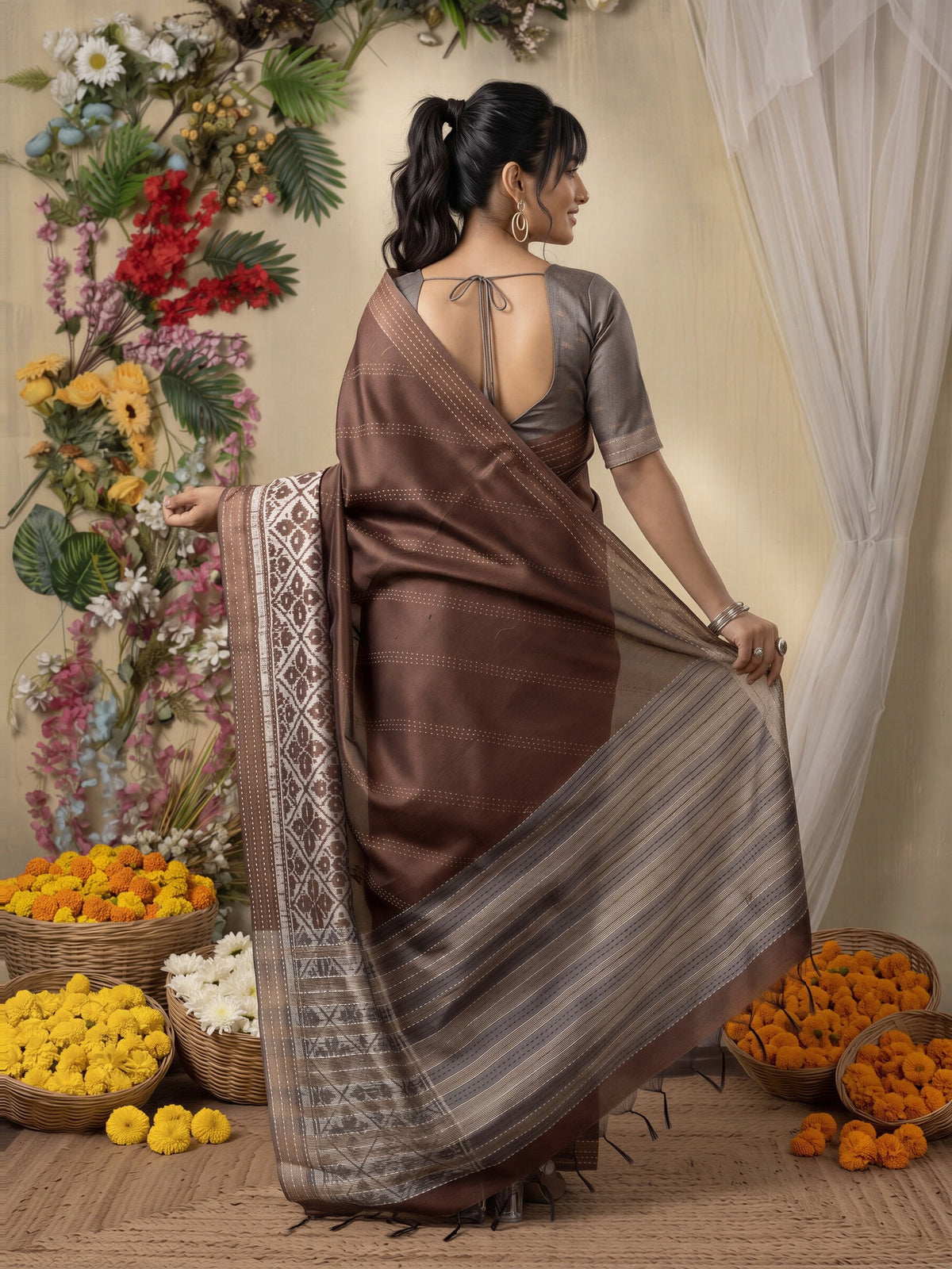 Brown Silk Cotton saree – detail view 1