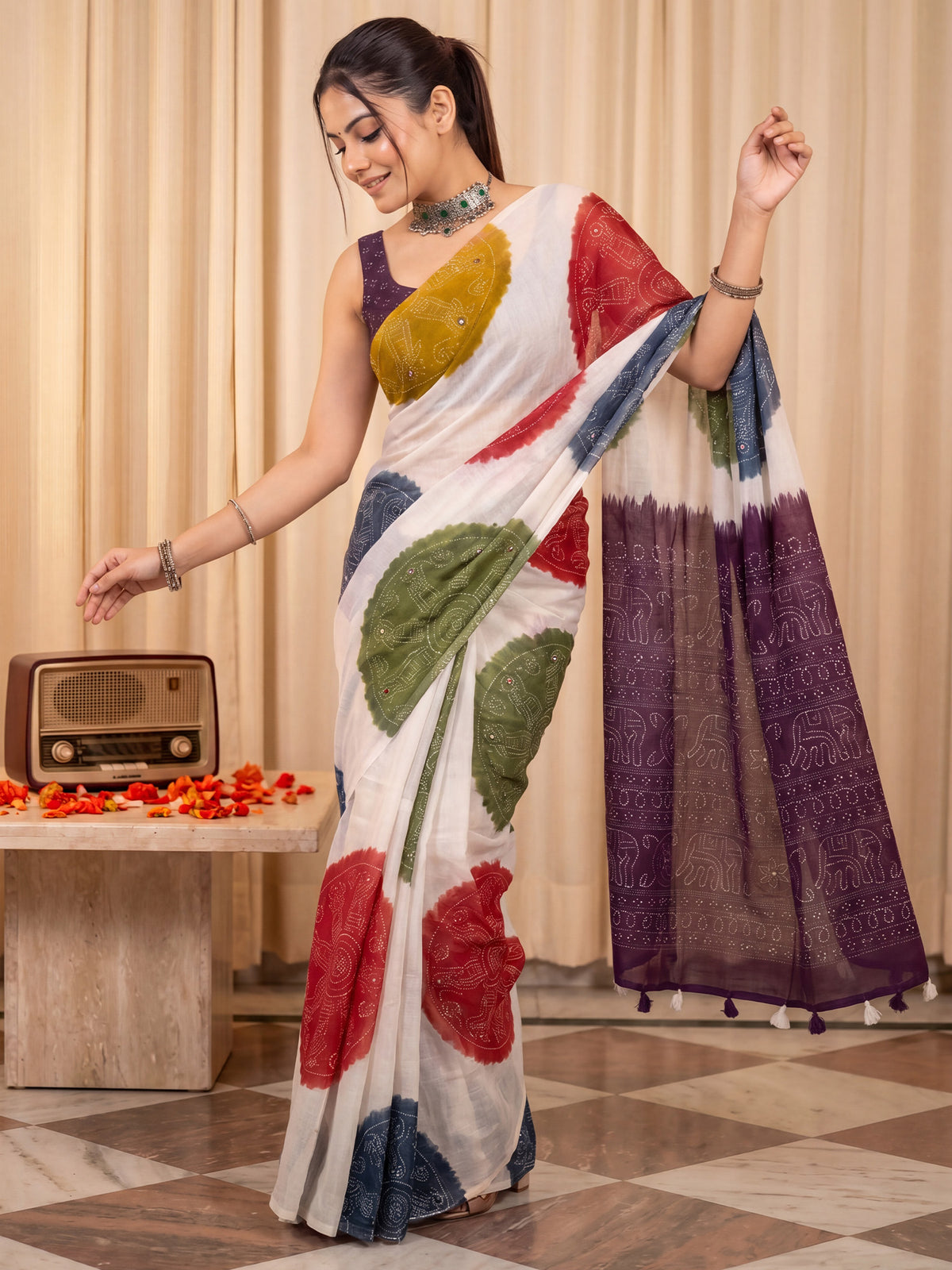 Off White Linen saree – detail view 3