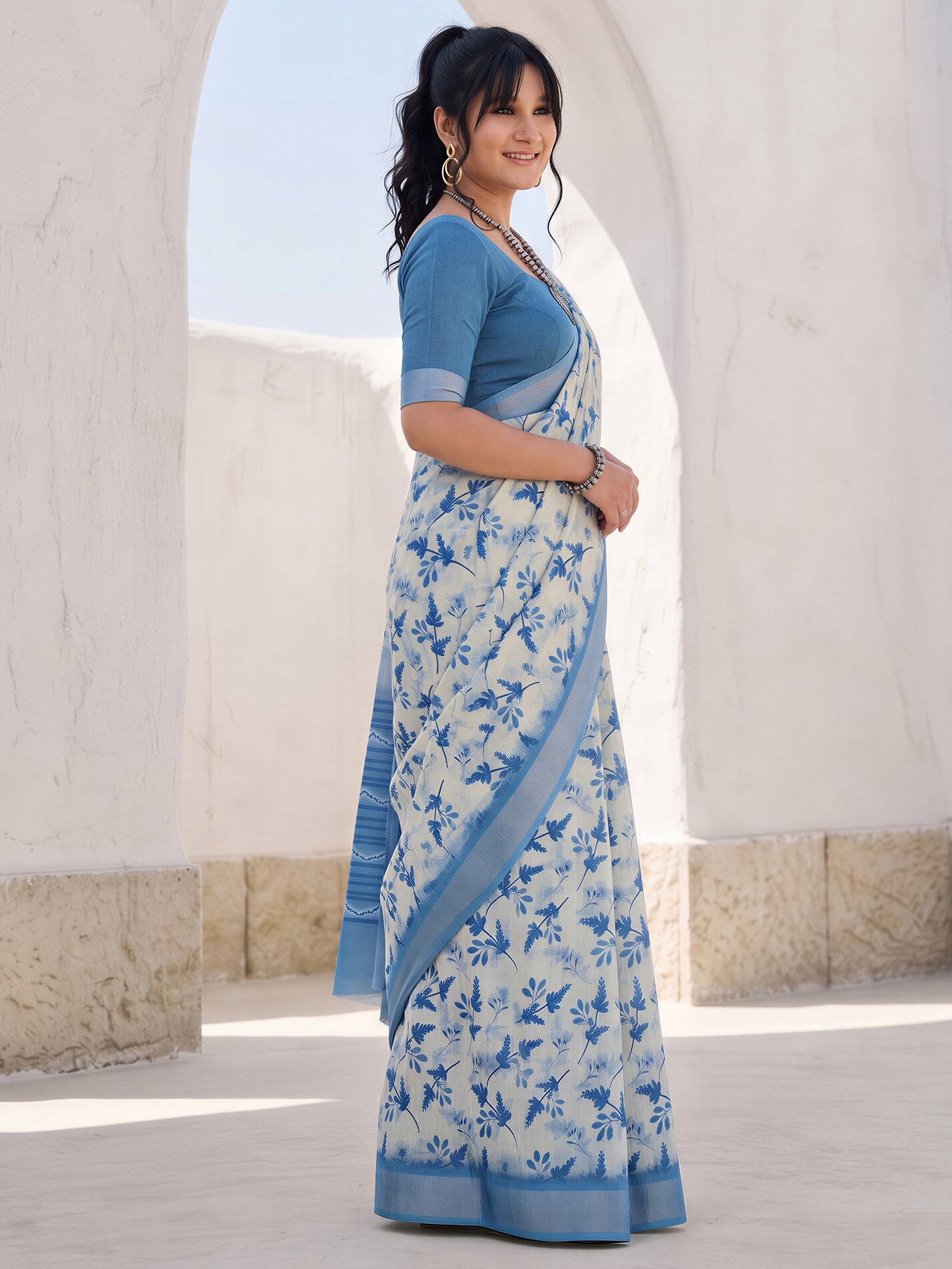 Off White Cotton Linen saree – detail view 2