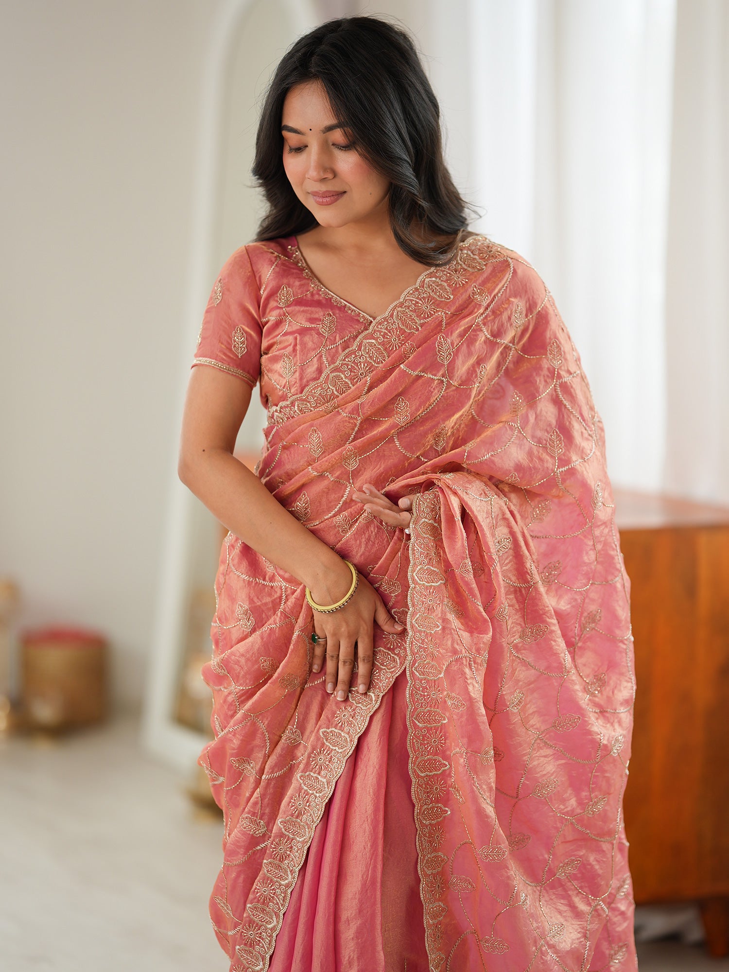 Peach Tissue saree – detail view 3