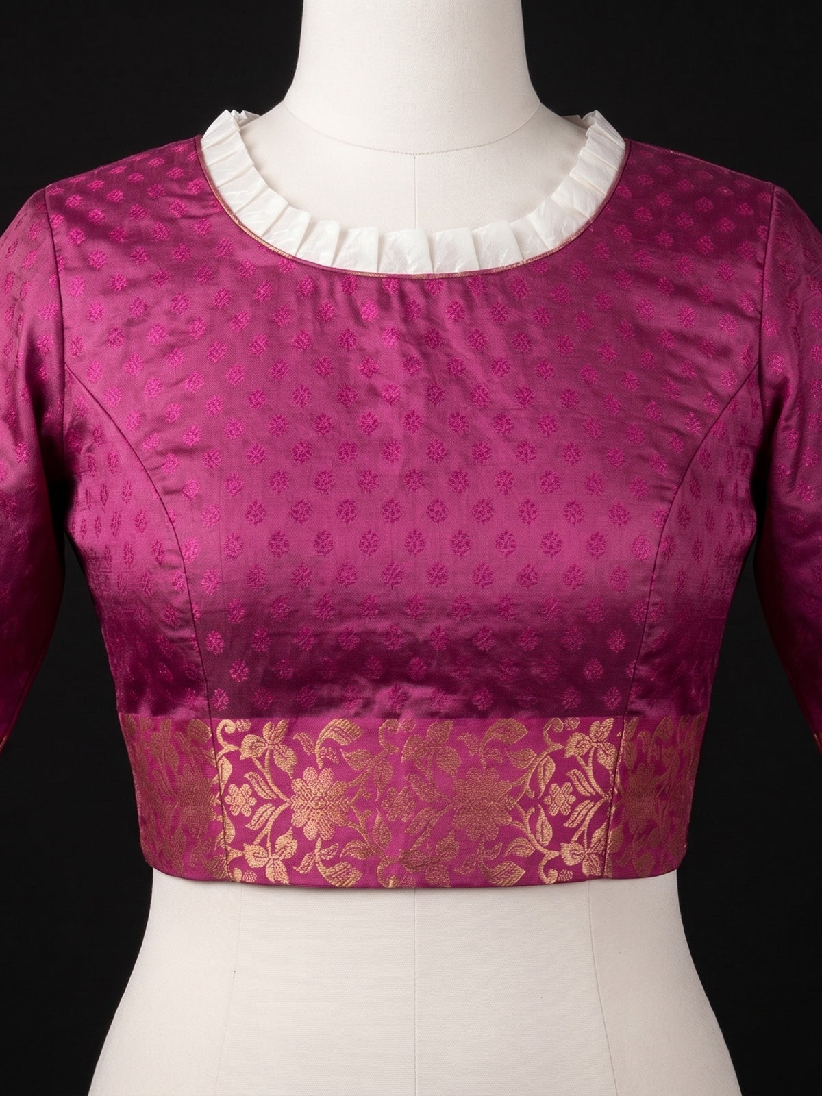 Magenta Silk Blend saree – detail view 2