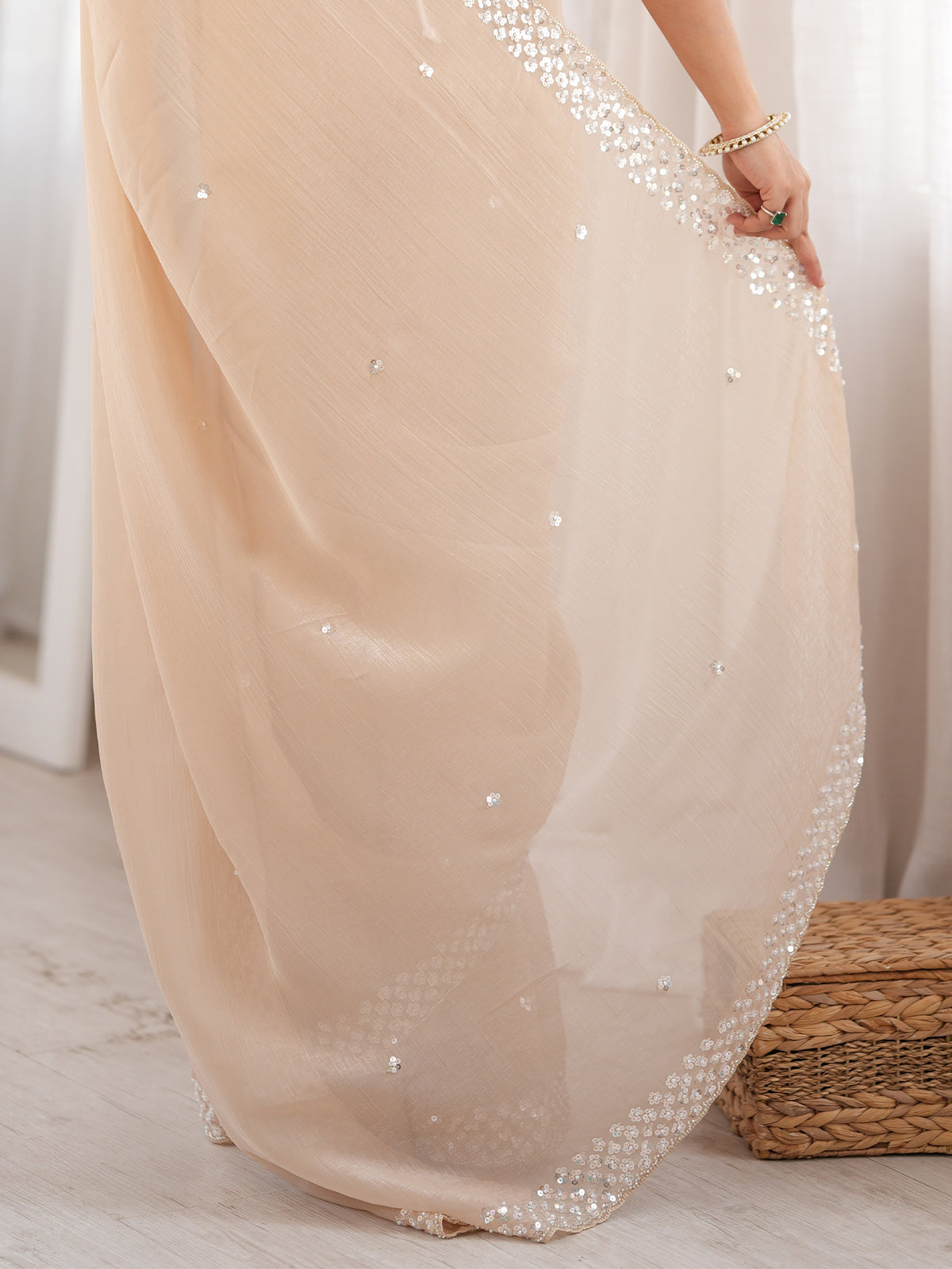 Beige Georgette saree – detail view 5