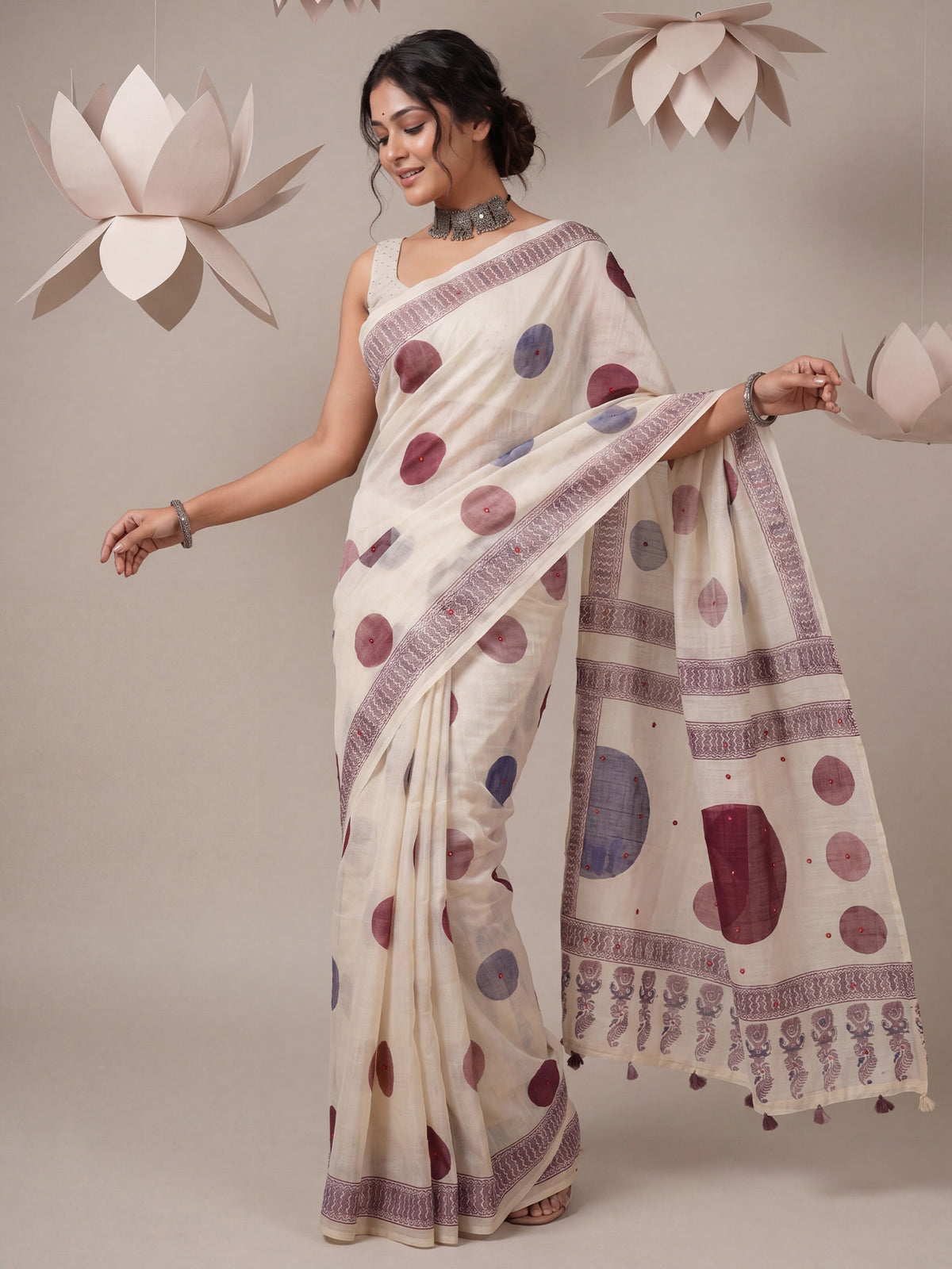 Off White Linen saree – detail view 3
