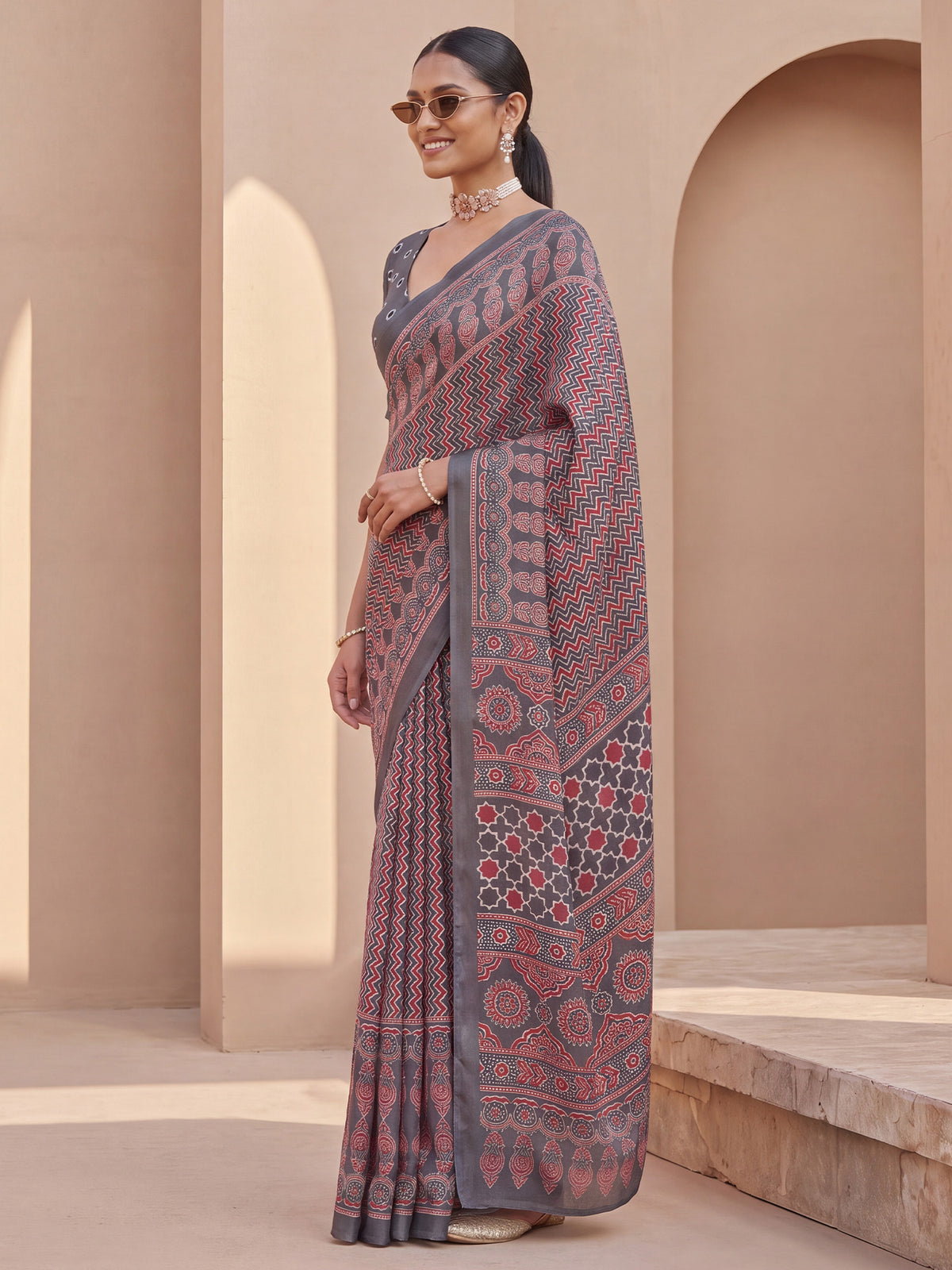 Grey Satin saree – detail view 2