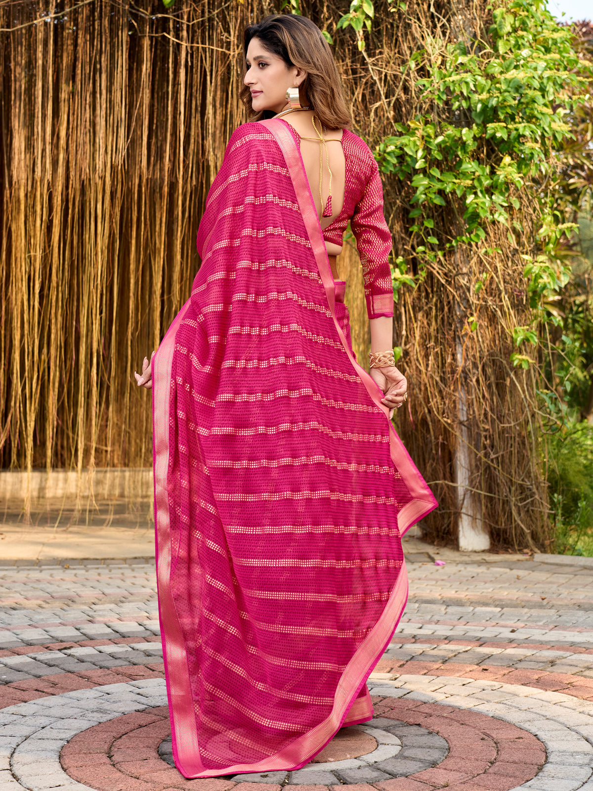 Pink Chiffon saree – detail view 1