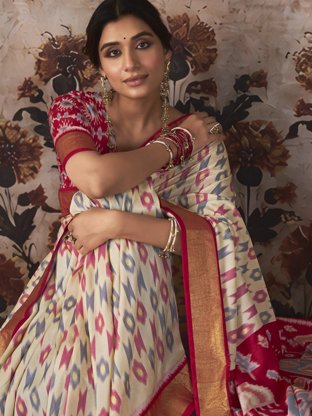 Off White silk blend saree view 3