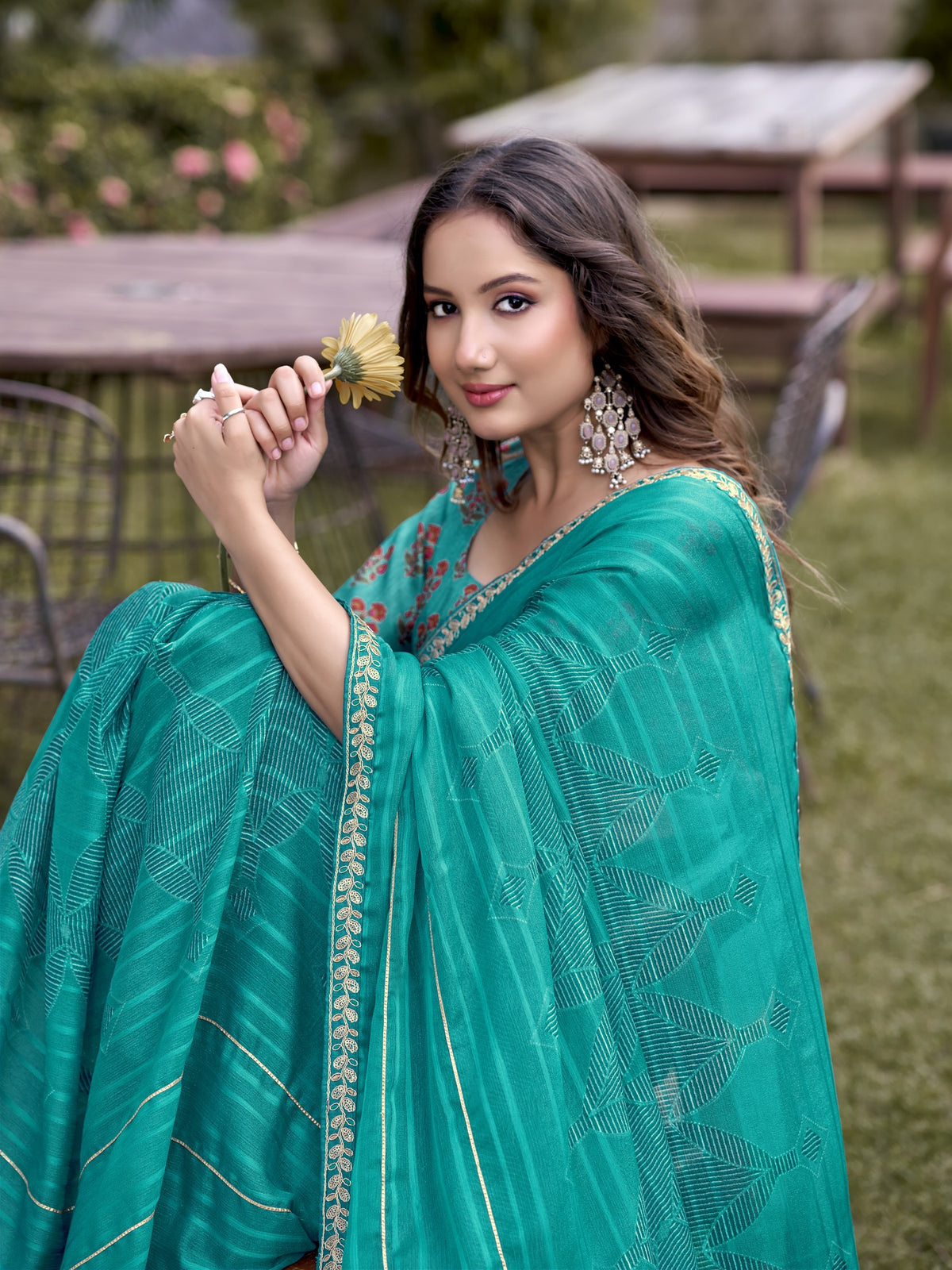 Turquoise Blue Chiffon saree – detail view 3