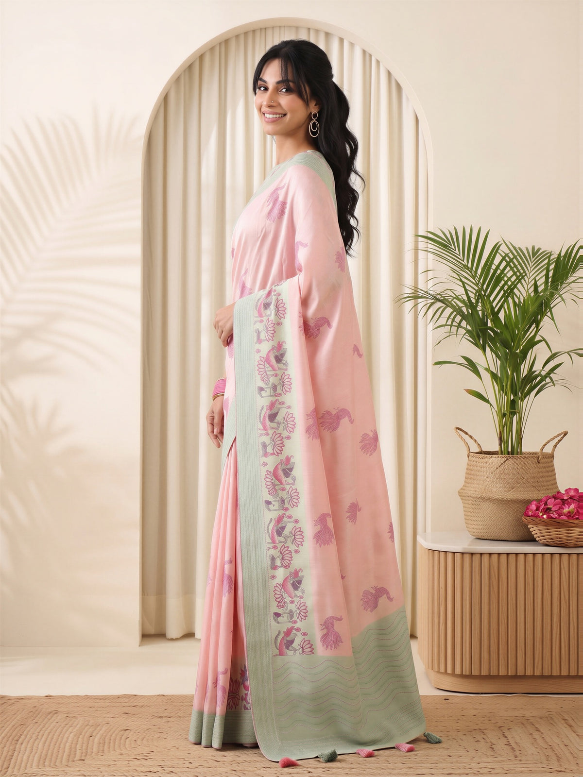 Pink Silk Blend saree – detail view 2