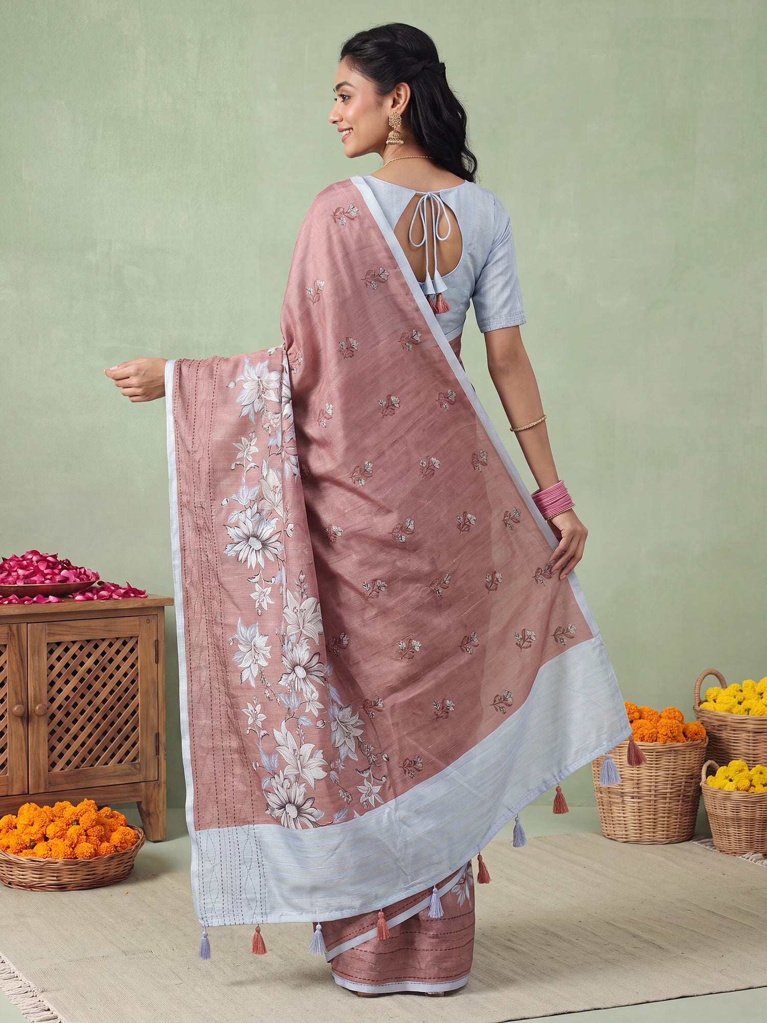 Brown Silk Blend saree – detail view 1