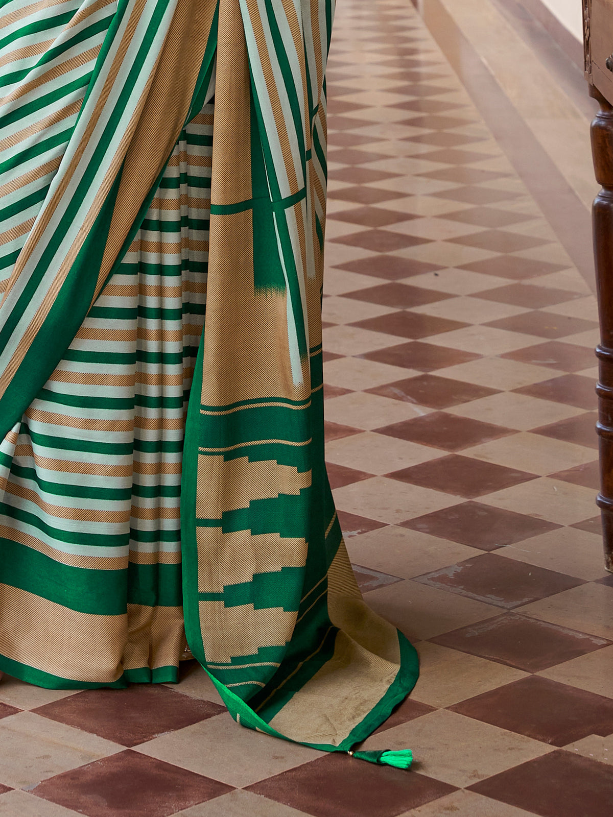 Green crepe saree view 4