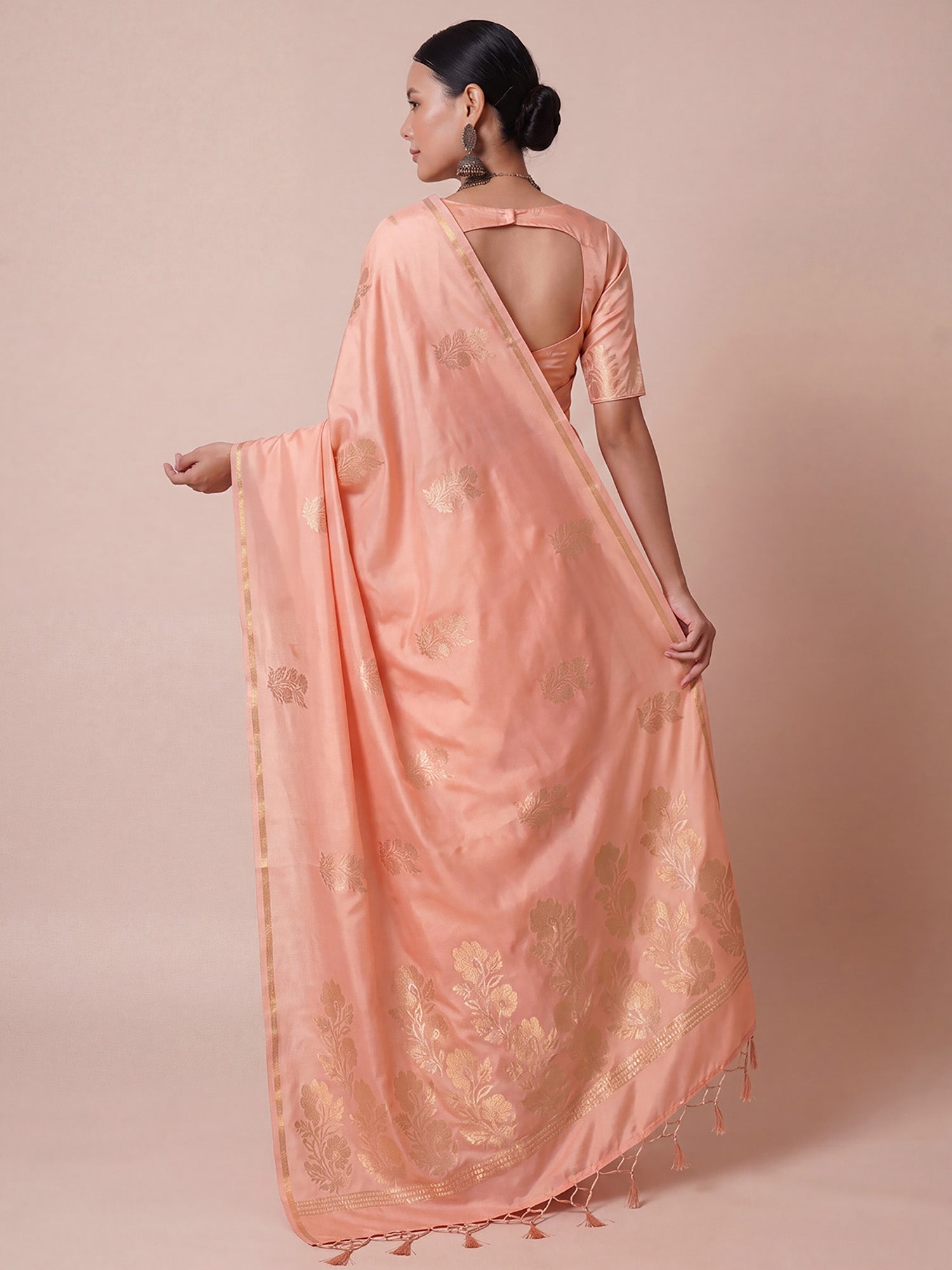 Peach Pure Silk saree – detail view 1
