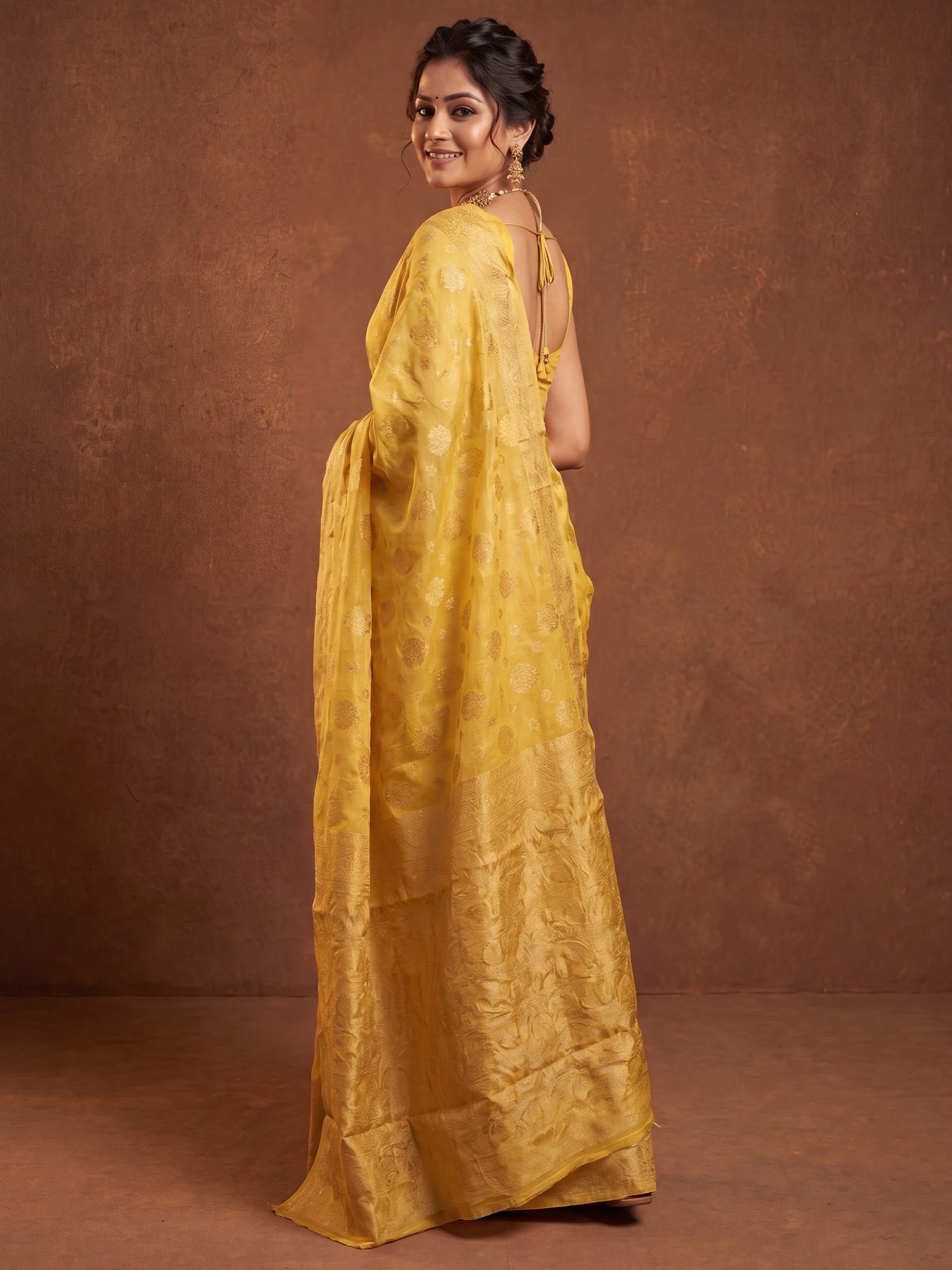 Yellow Silk Blend saree – detail view 1