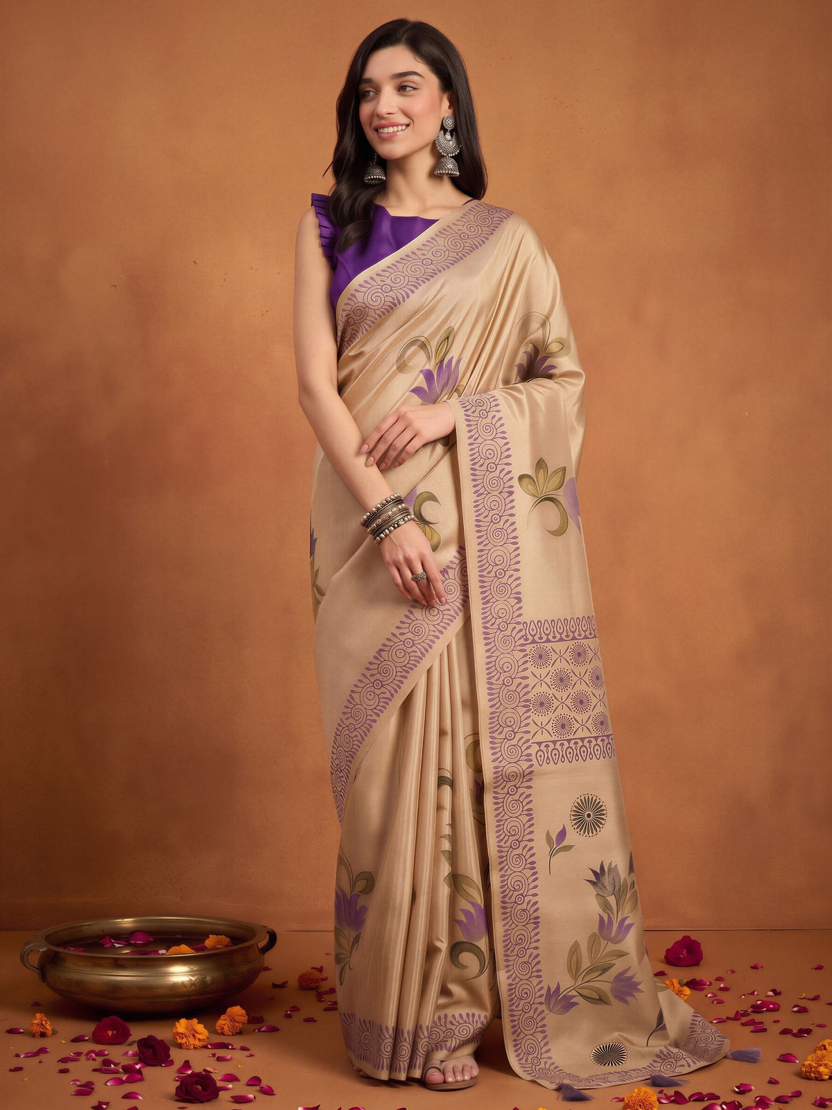 Beige Silk Blend saree – detail view 3