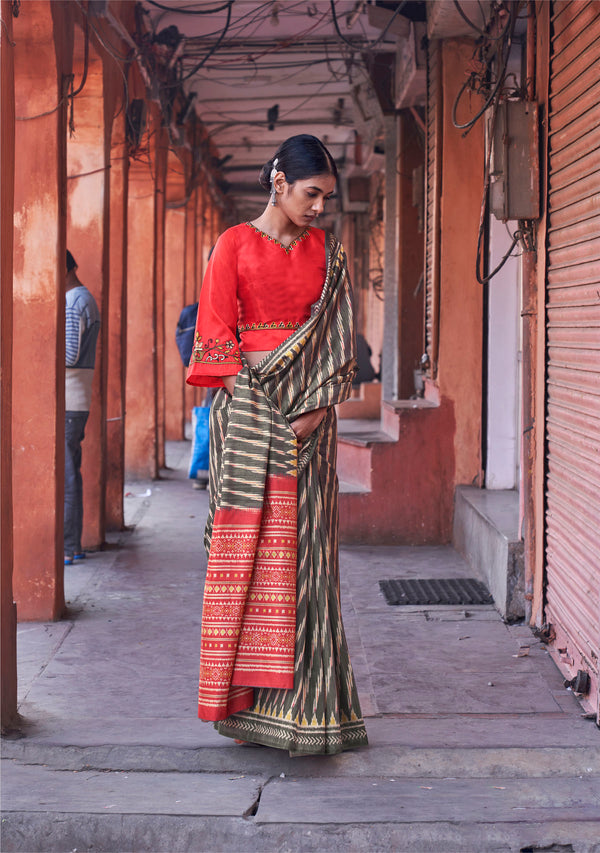 Grey Mist Gulabi Nagri Saree