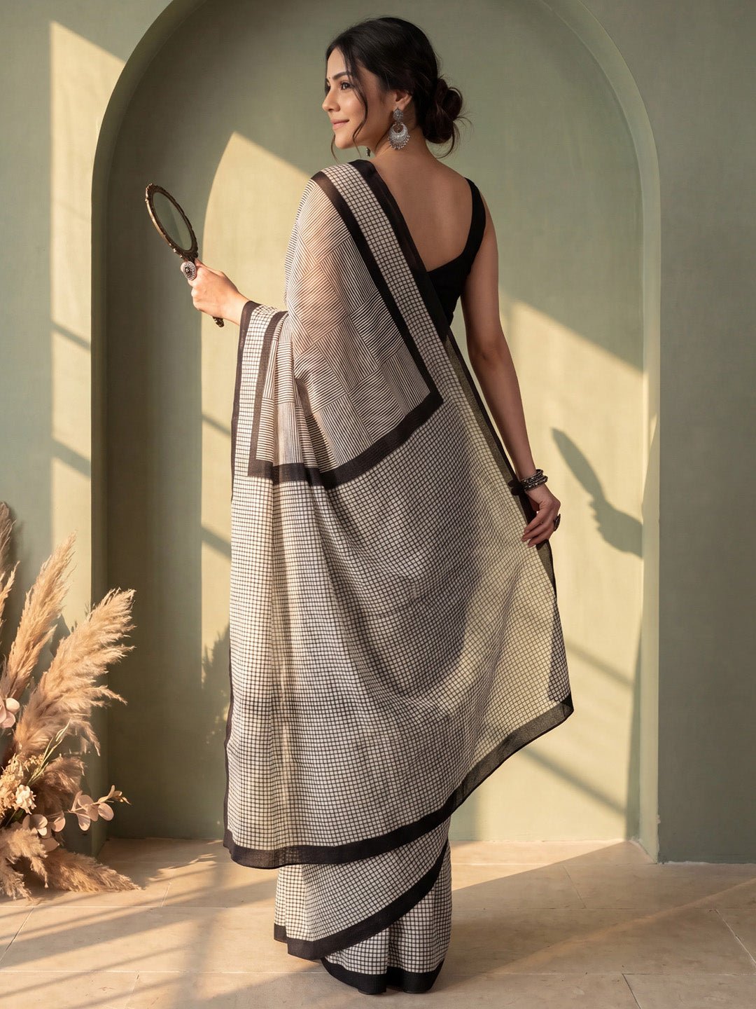 Black & White Printed Casual Saree - Ressa