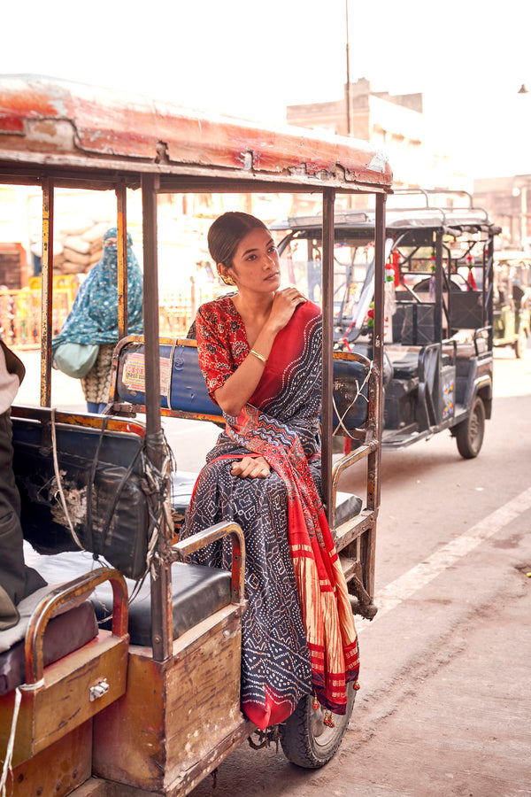 Kaala Bandni Ki Sawari Saree