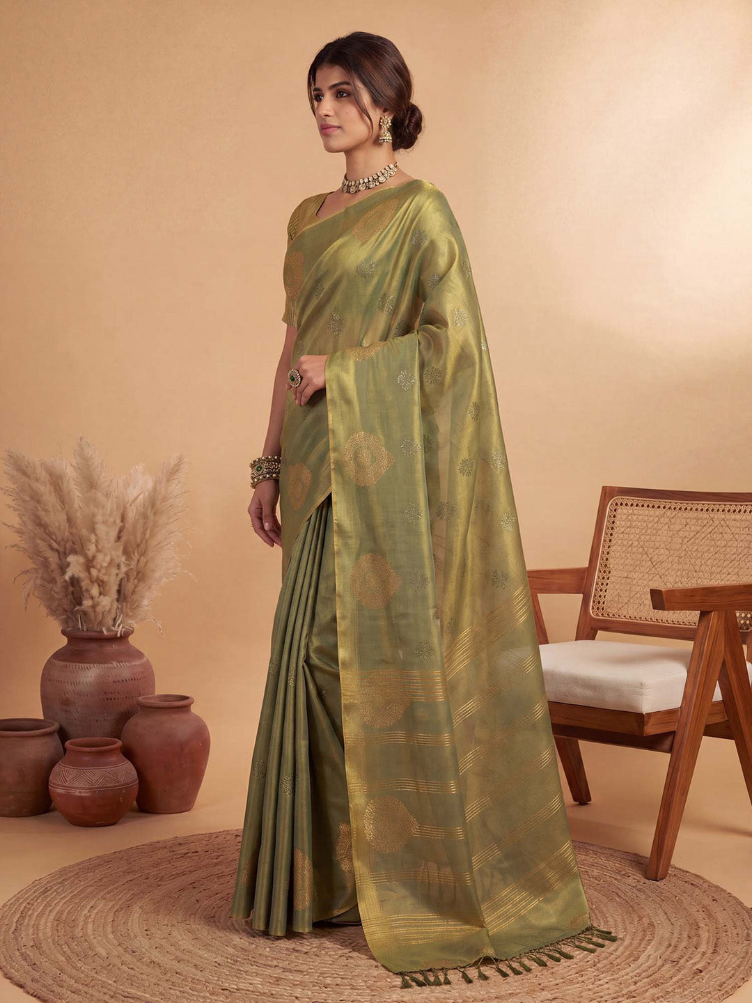 traditional wear saree
festive season saree
best saree 