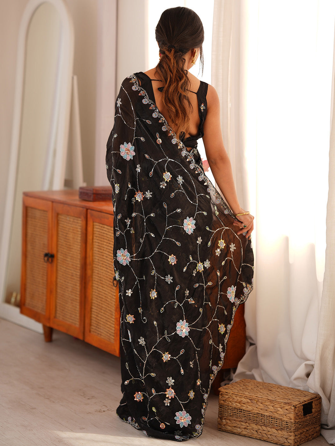 gift to mom
gift to sister
gift to wife saree
