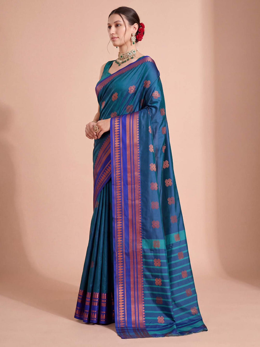 traditional saree
traditional wear
trendy saree