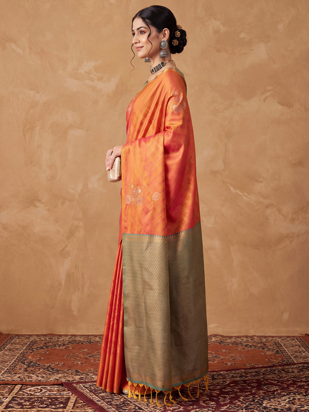 trending saree collection
banarasi type saree collection
banarasi saree