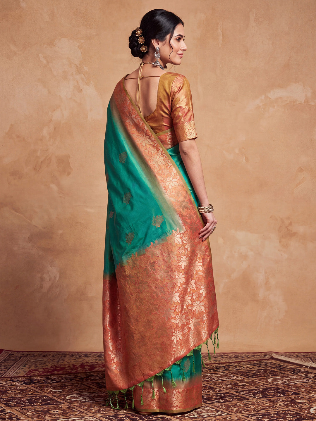 family get to gether saree
best saree to wear
deisgner saree collection