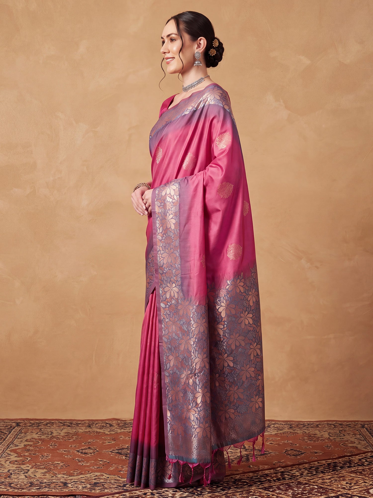 gift to mom
gift to sister
gift to wife sarees