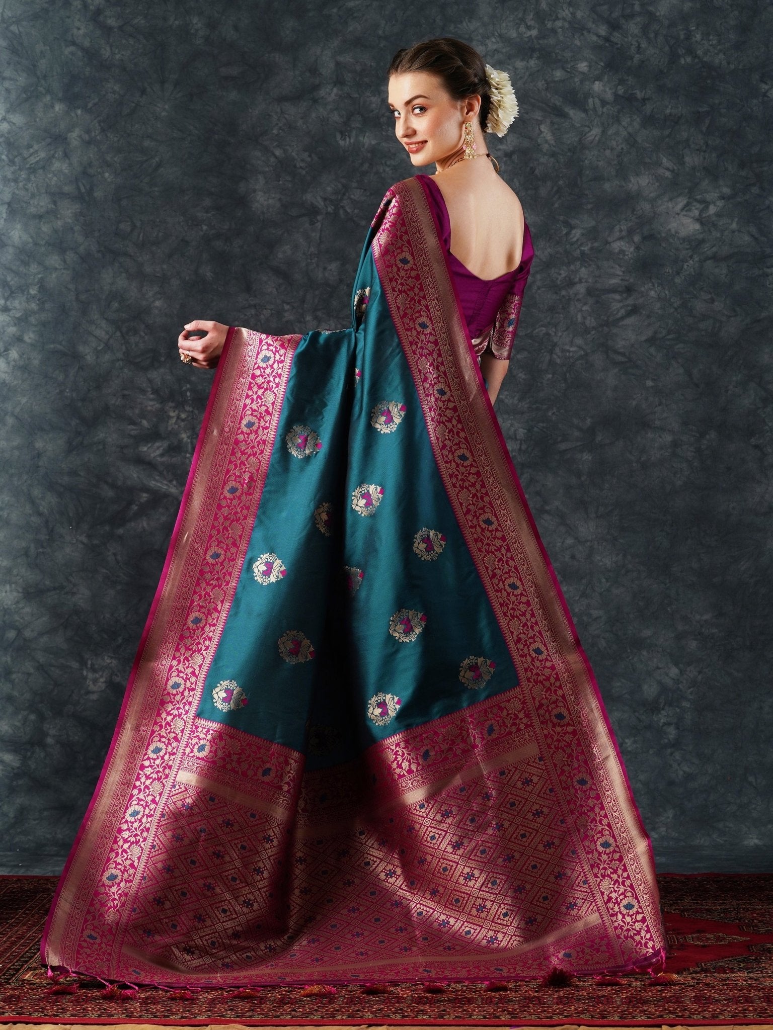 Banarasi Silk Saree with Meenakari Bootis - Ressa