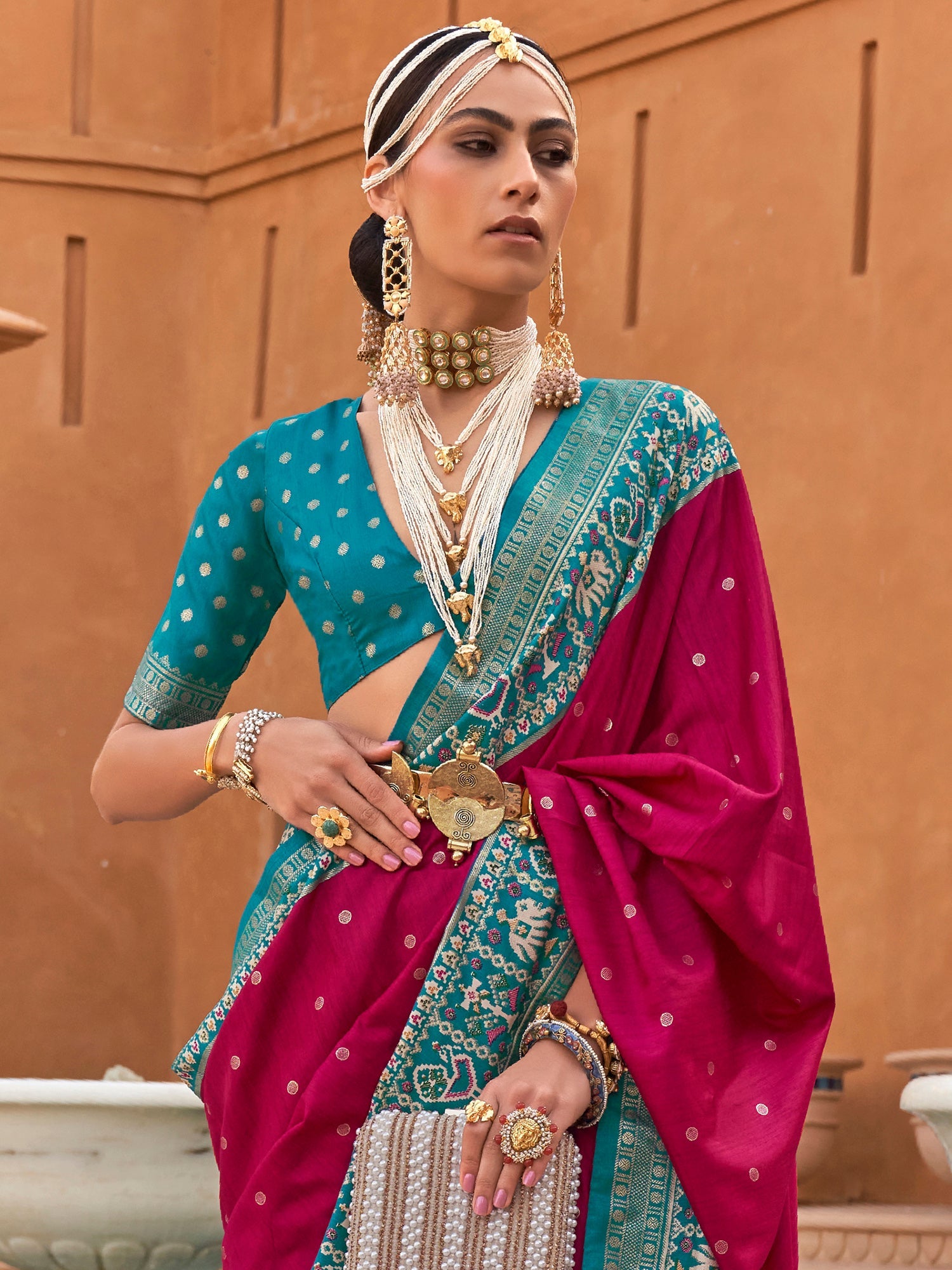 Banarasi Woven Silk Blend Gold Zari Floral Buti Saree - Ressa