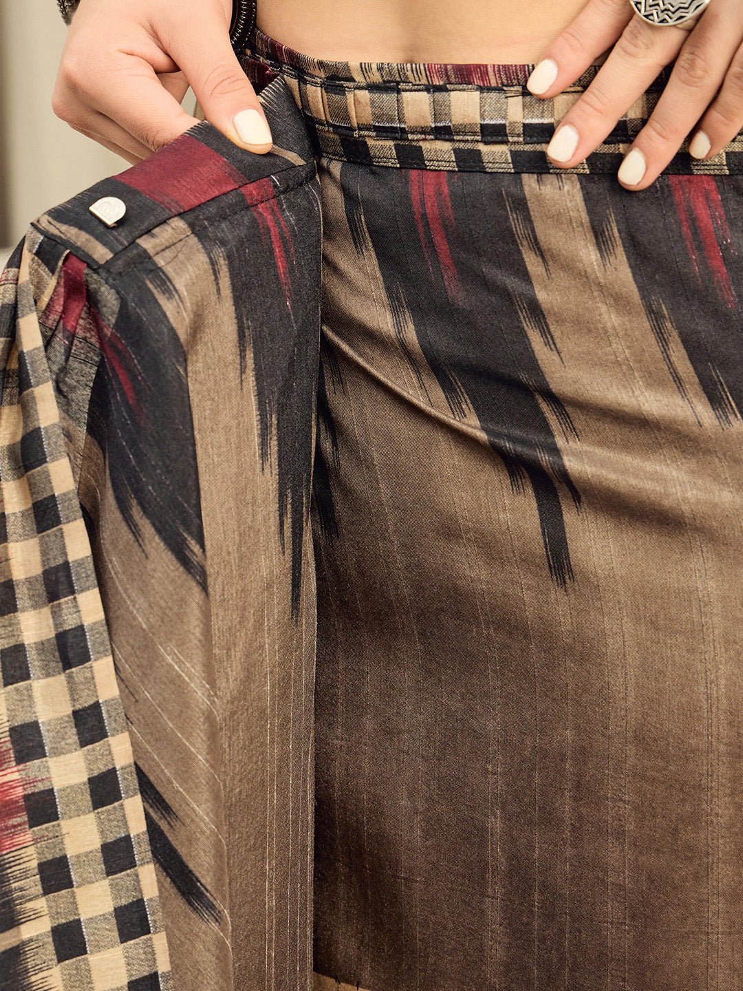 Beige & Black Bhagalpuri Ikkat Printed Saree - Ressa