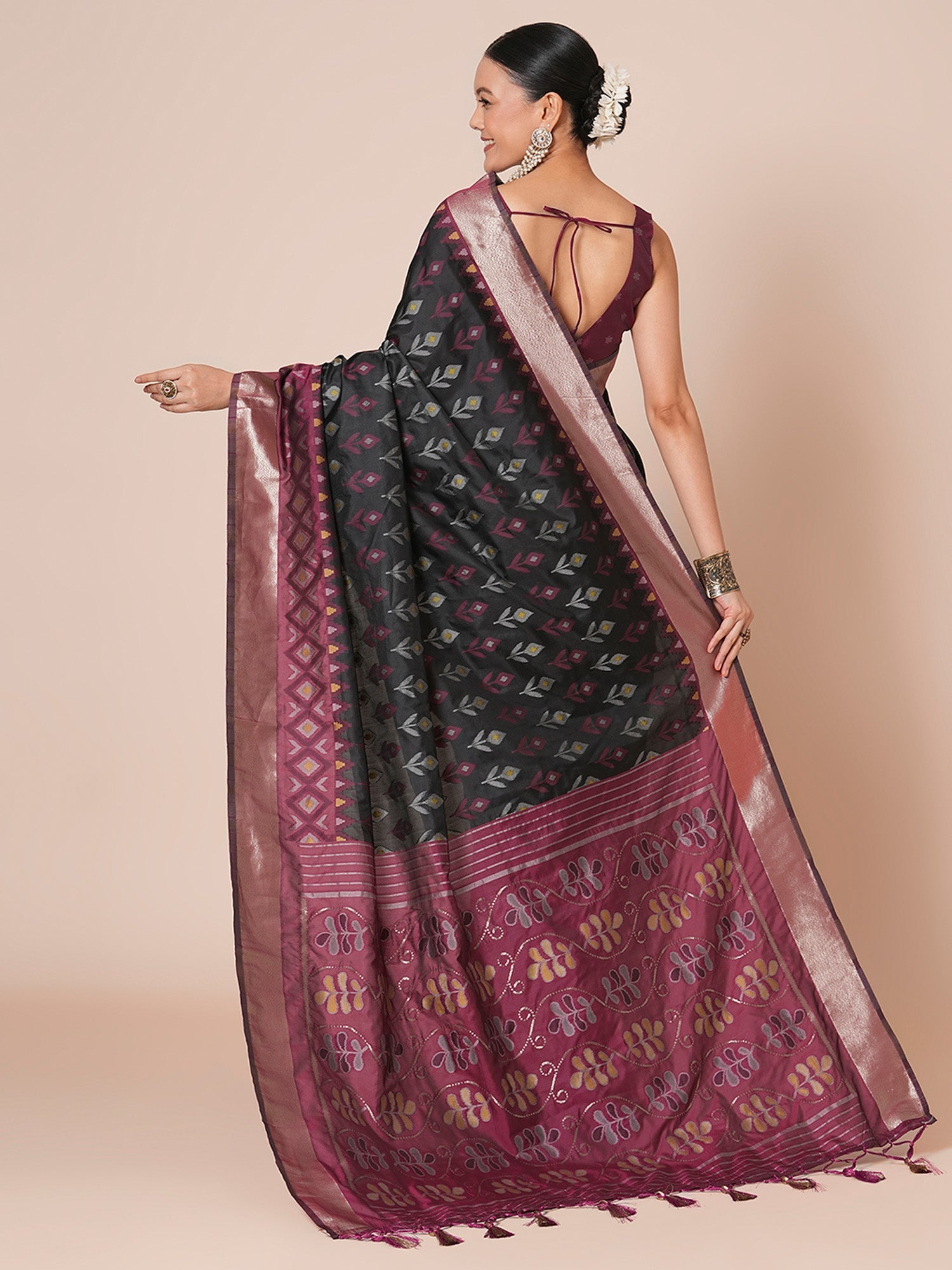 Black Banarasi Silk saree - Ressa