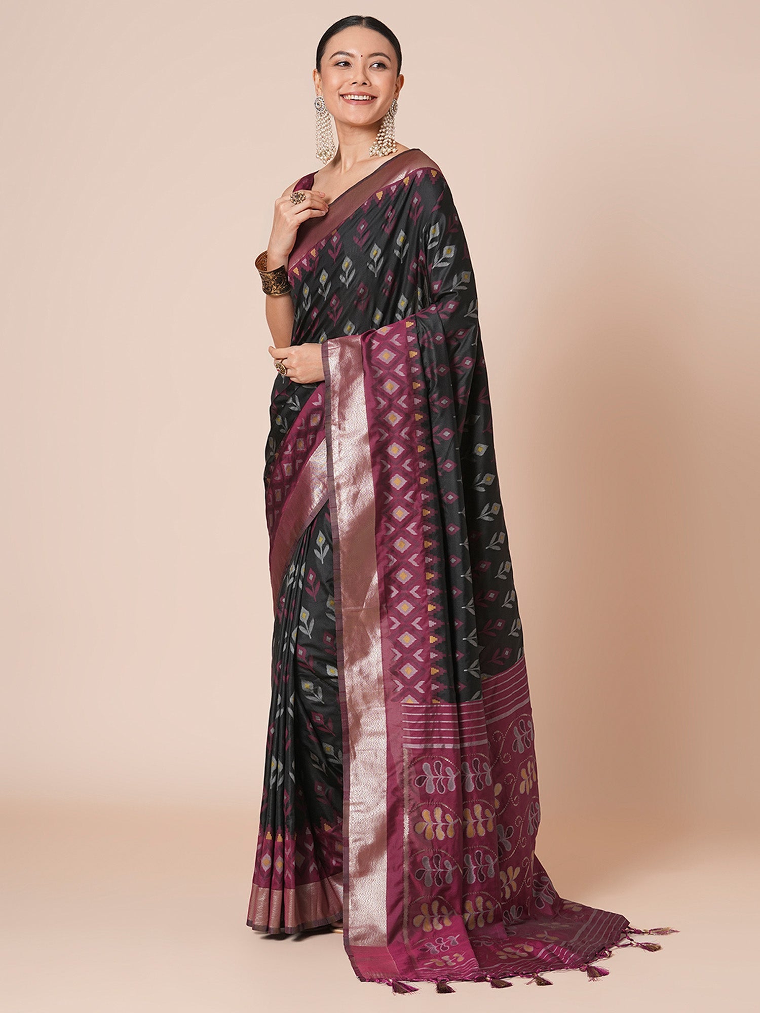Black Banarasi Silk saree - Ressa