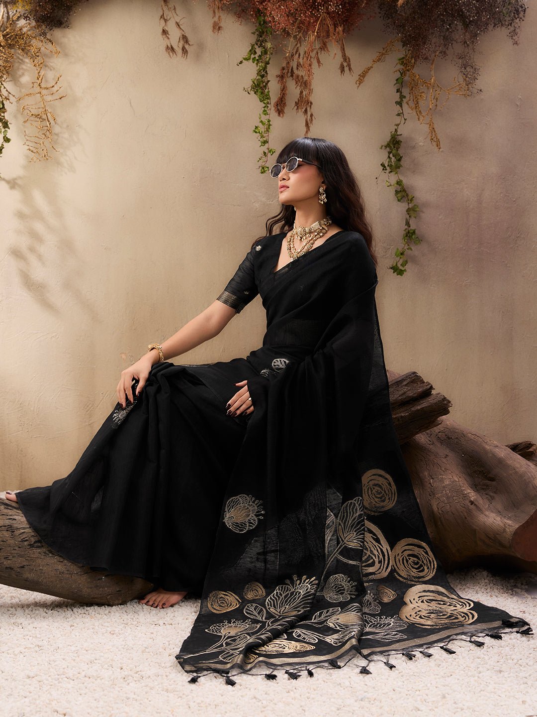 Black Banarasi Silk Zari Weaving Silk Blend Saree - Ressa