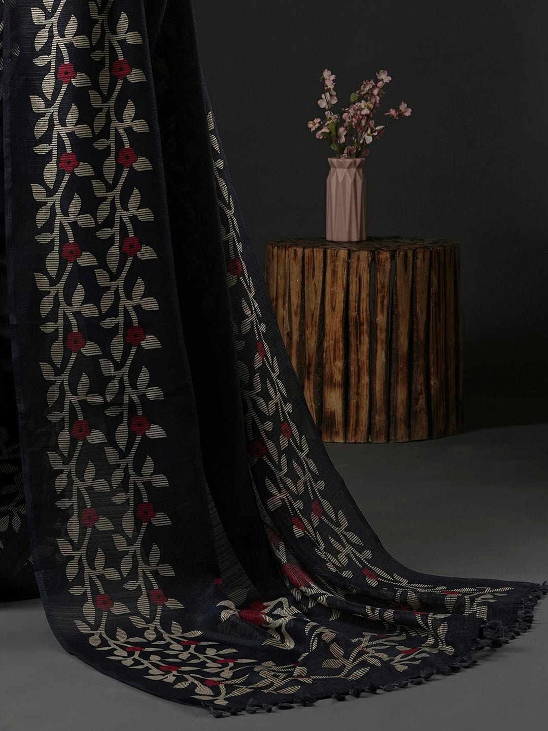 Black Cotton Slub Foral Printed Saree - Ressa